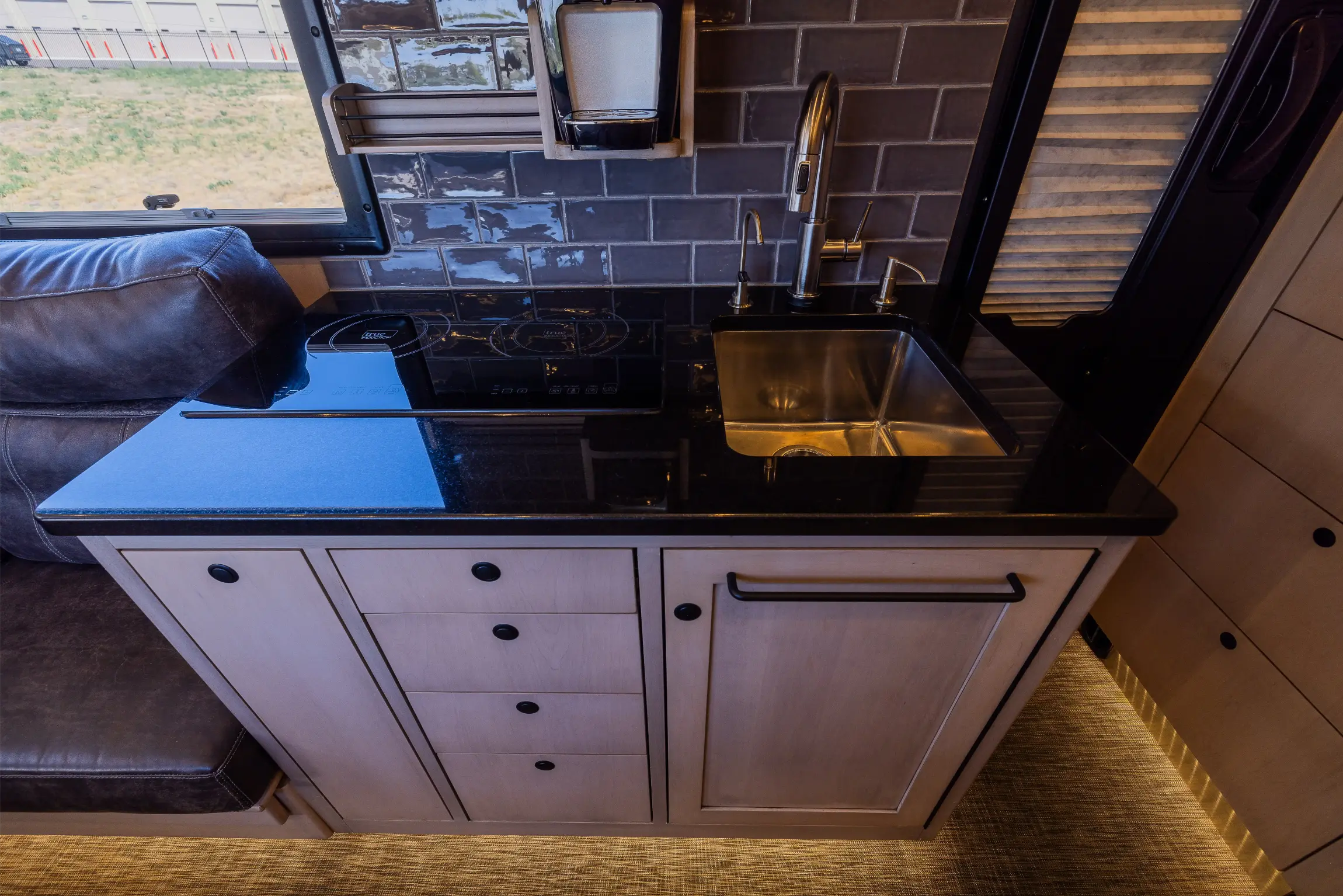 EarthRoamer XV-LTS 193