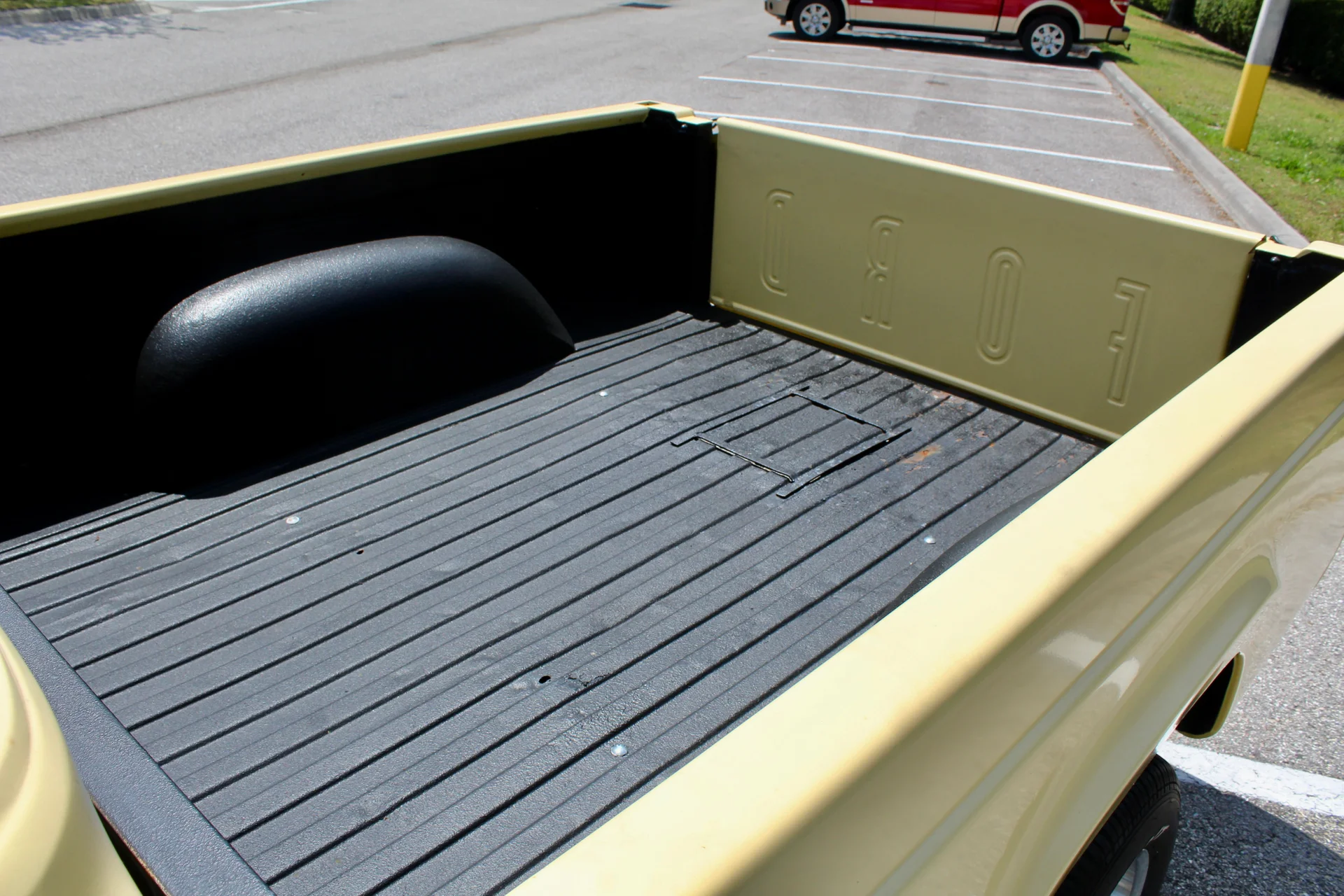 1960 Ford F-100 Custom - 2