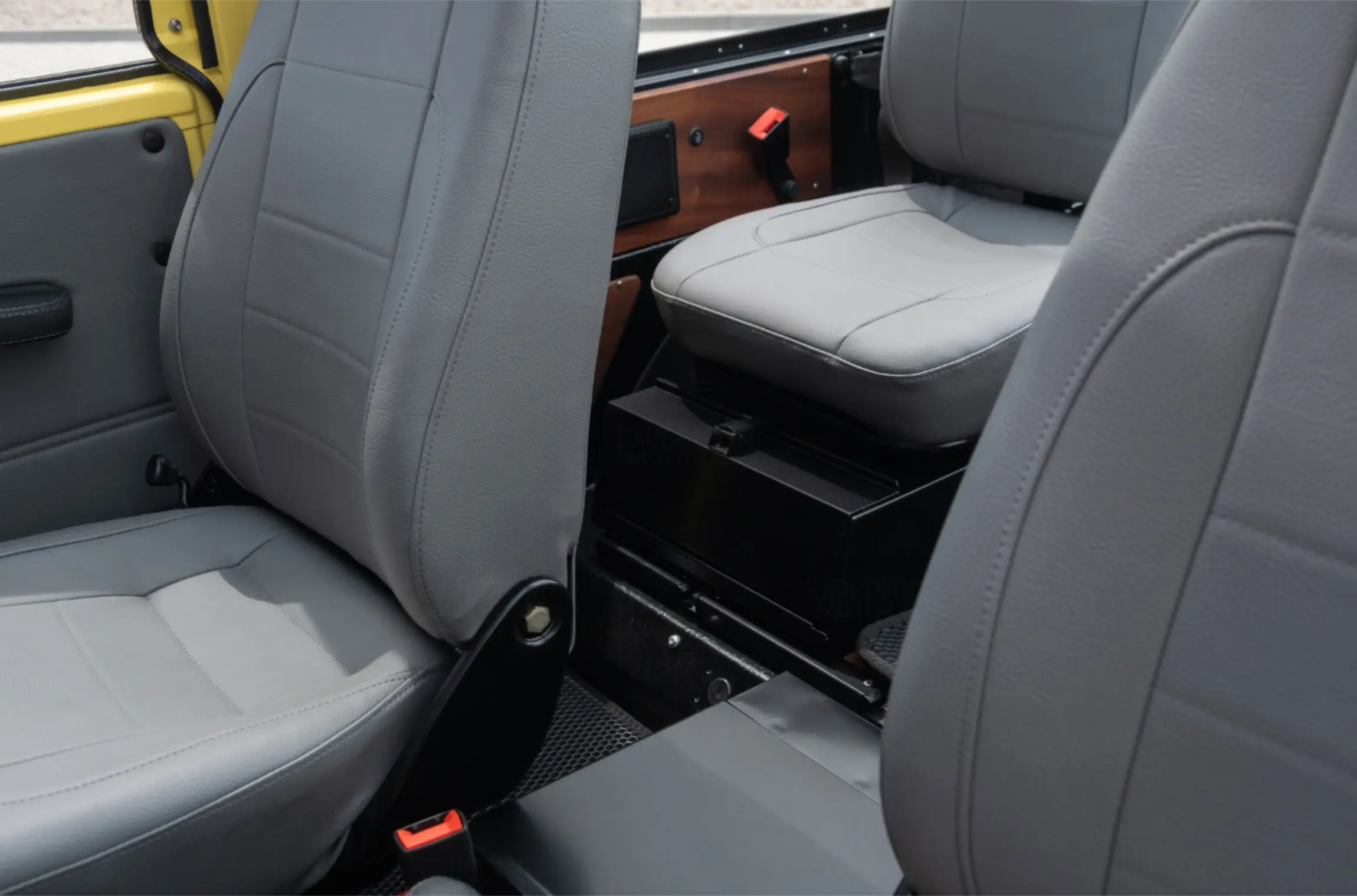 1991 Mercedes-Benz 250 GD Wolf