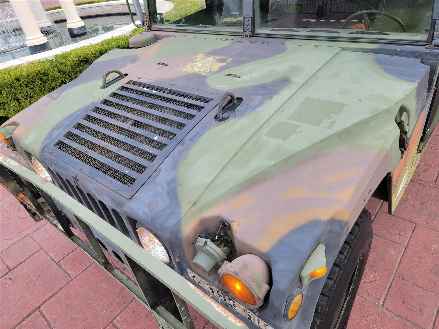 1994 AM General Humvee (M998)