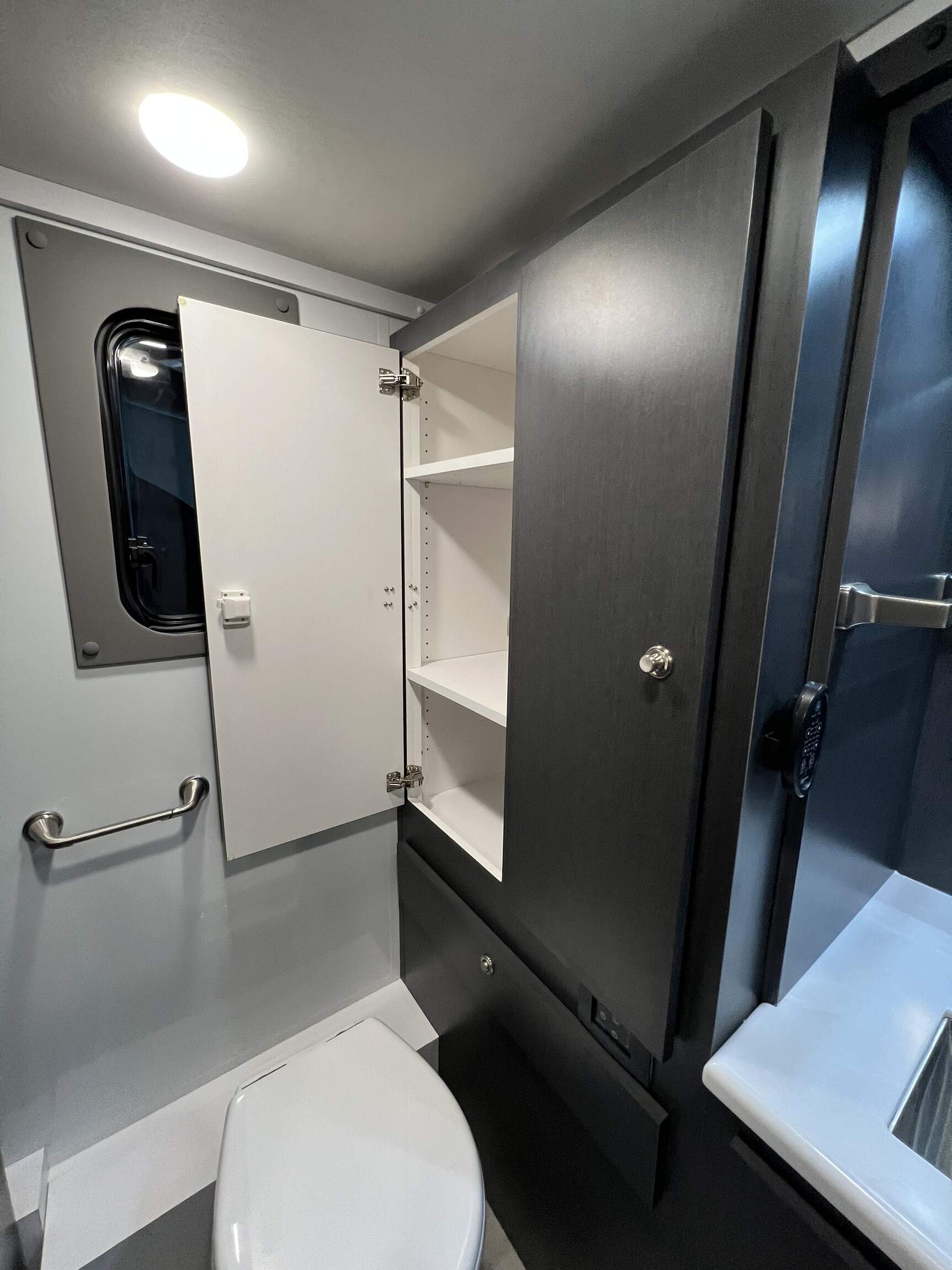 2023 Ford F-550 MOAB Trailblazer