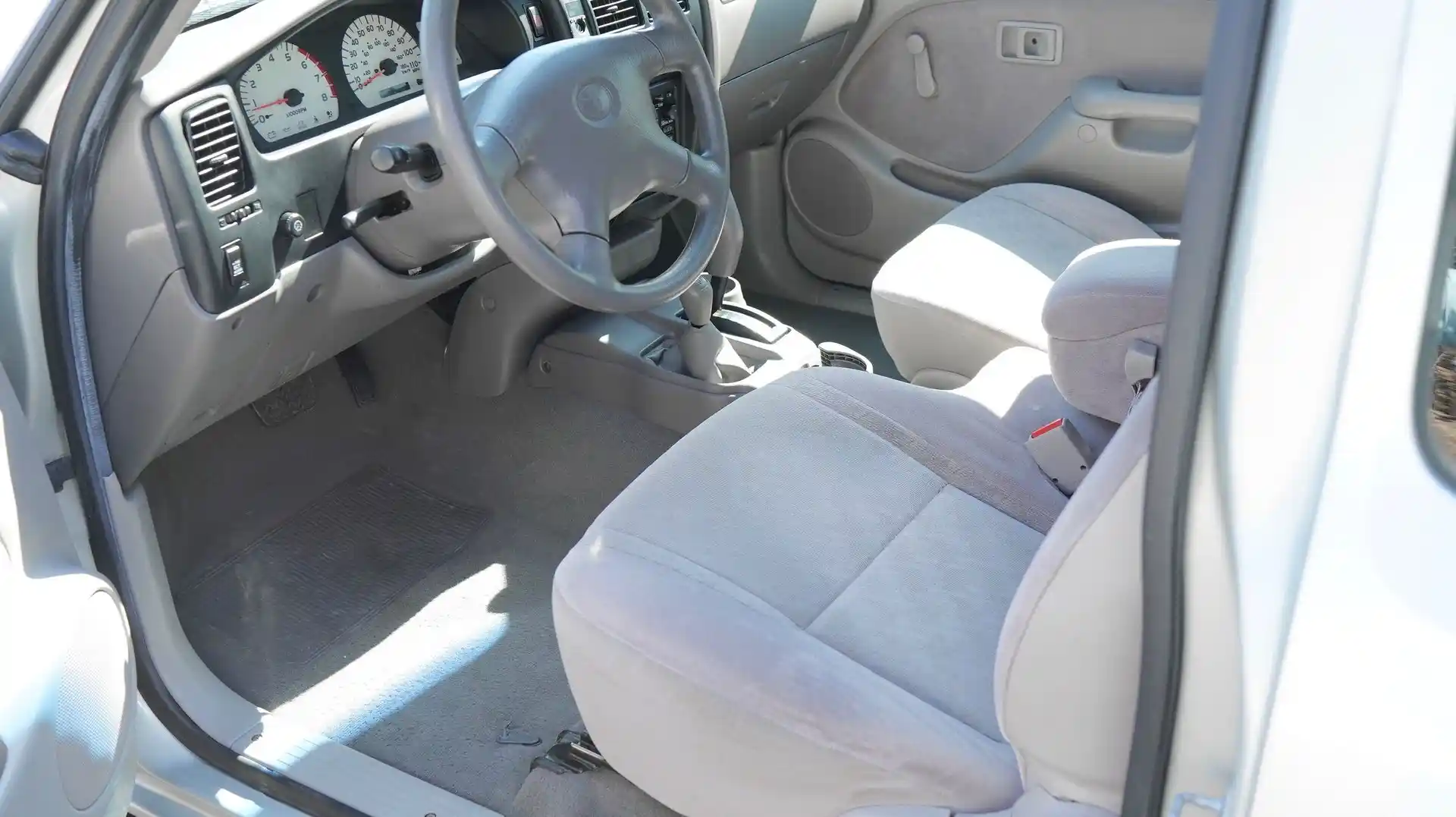 27k Mi. 2004 Toyota Tacoma Xtracab 4×4