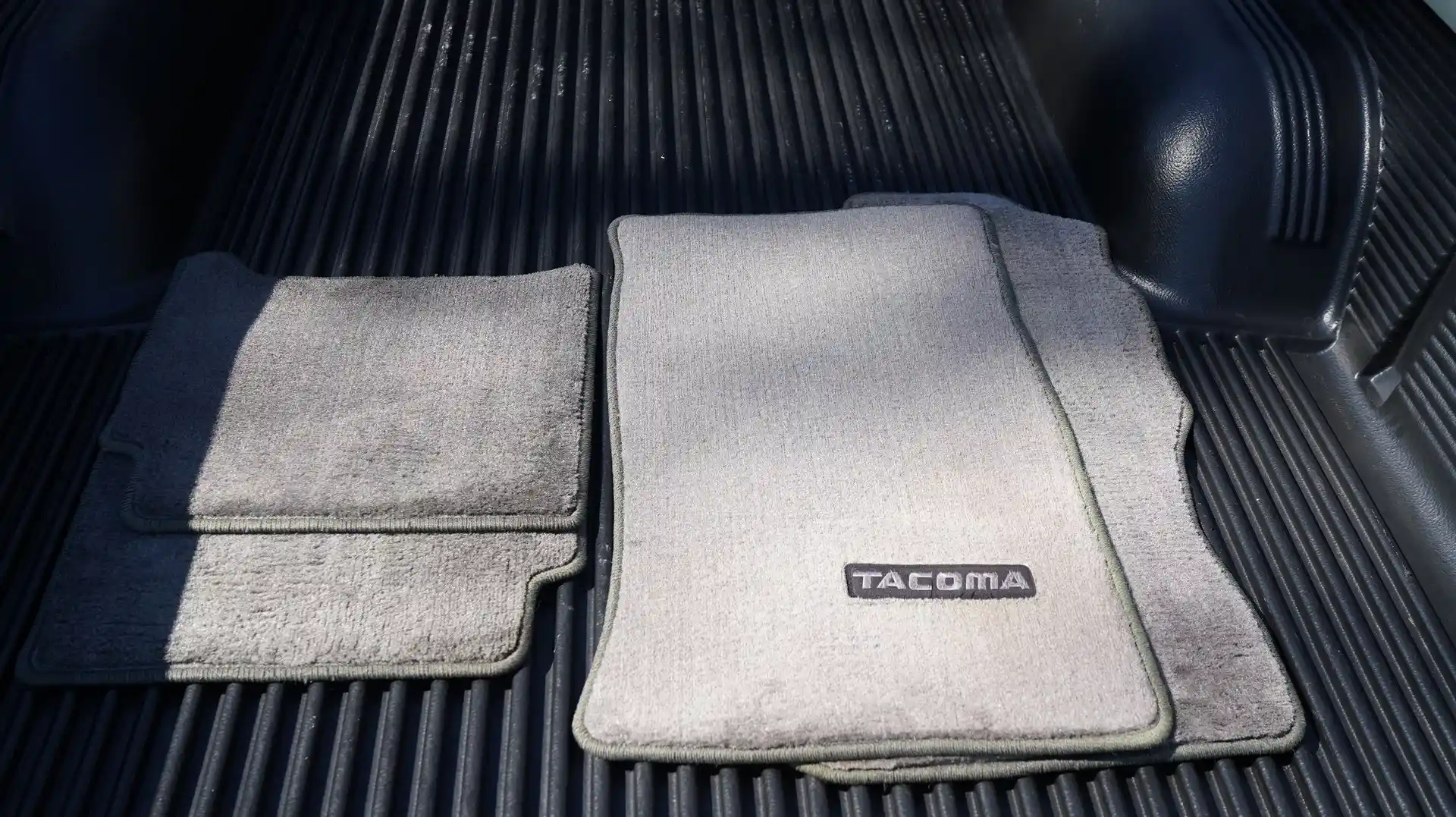 27k Mi. 2004 Toyota Tacoma Xtracab 4×4