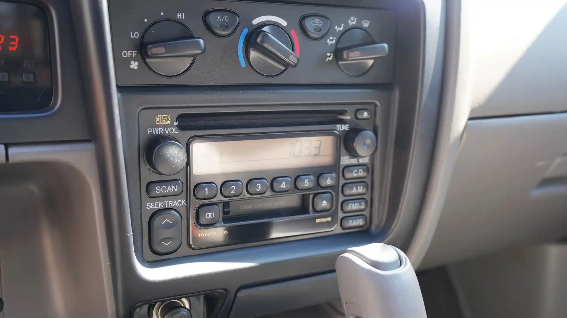 27k Mi. 2004 Toyota Tacoma Xtracab 4×4