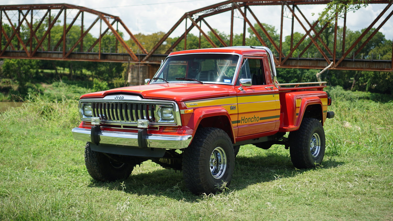 Sold: 1981 Jeep J-10 Honcho Sportside
