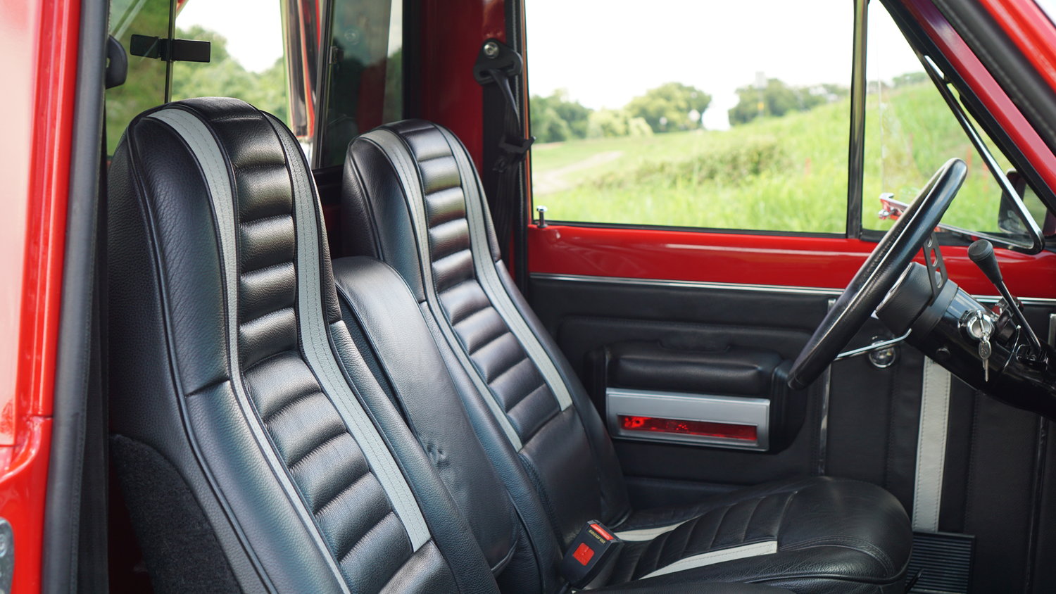 Sold: 1981 Jeep J-10 Honcho Sportside