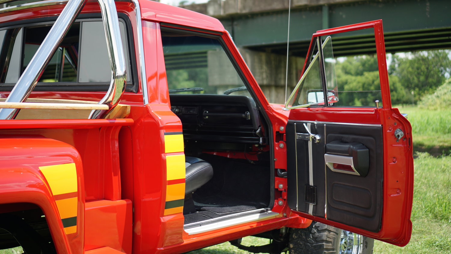 Sold: 1981 Jeep J-10 Honcho Sportside