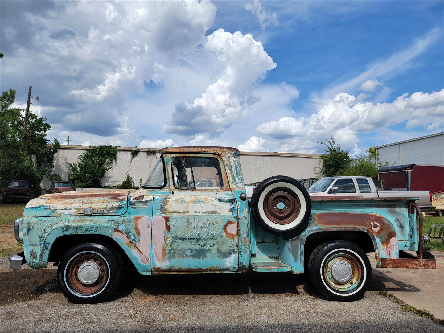  Ford F-100