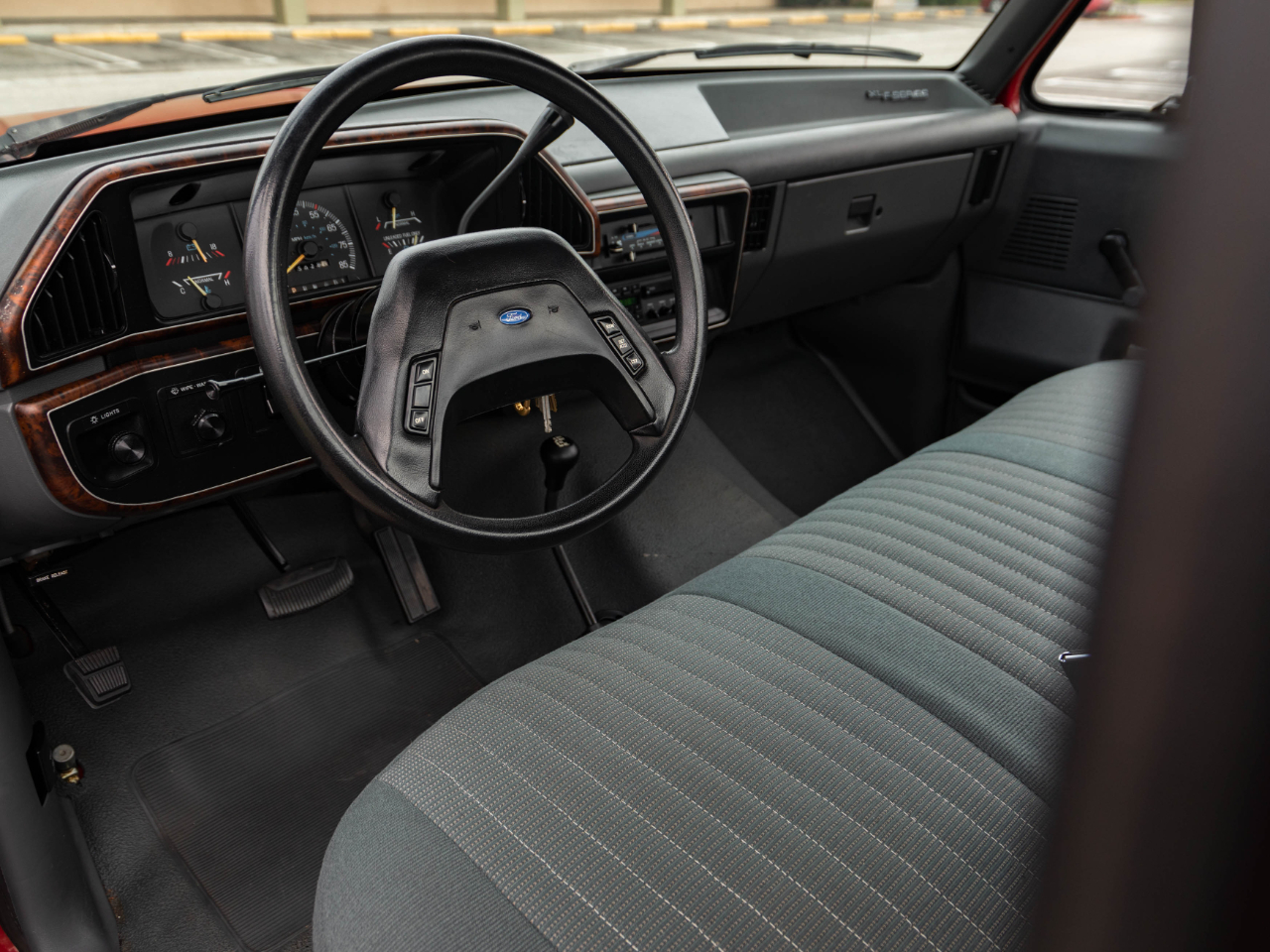 1990-Ford-F-150-XL-Regular-Cab-4x4-for-sale-31