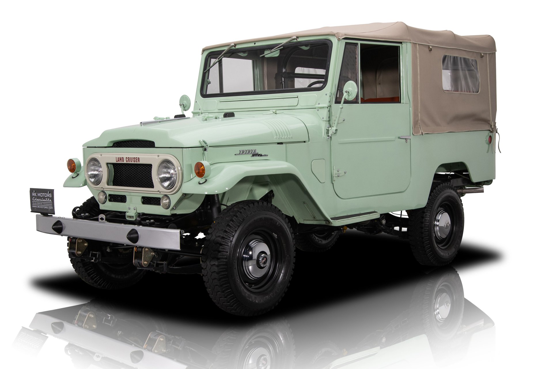 1961-toyota-land-cruiser-fj43-for-sale-01