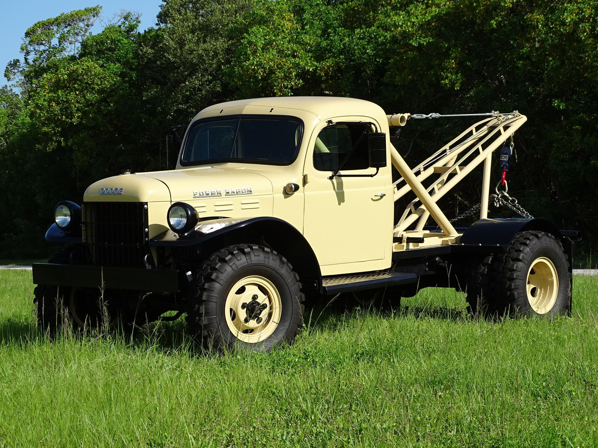 1945-dodge-power-wagon-tow-truck-02