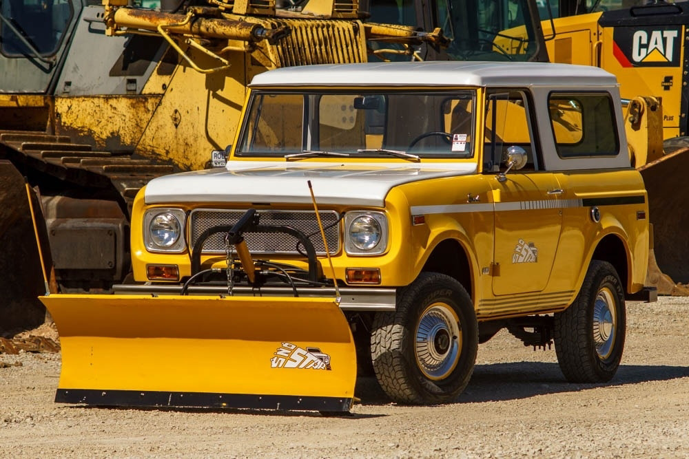 1971-International-Harvester-Scout-800B-4x4-SnoStar-01