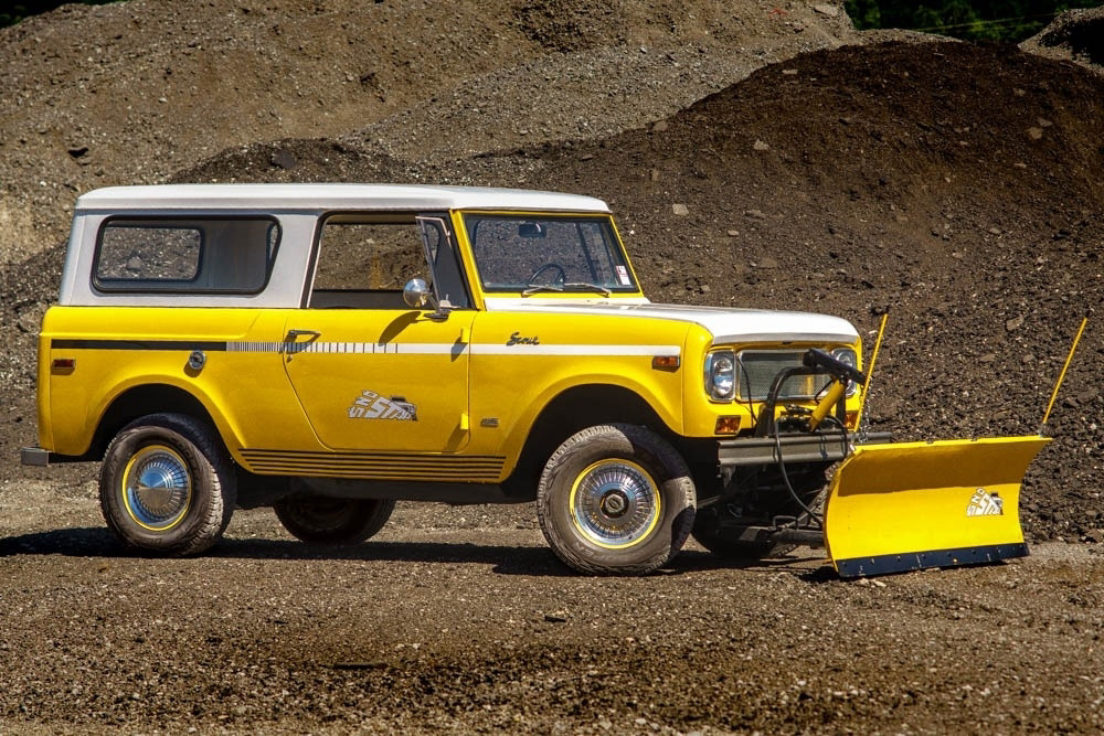 1971-International-Harvester-Scout-800B-4x4-SnoStar-02