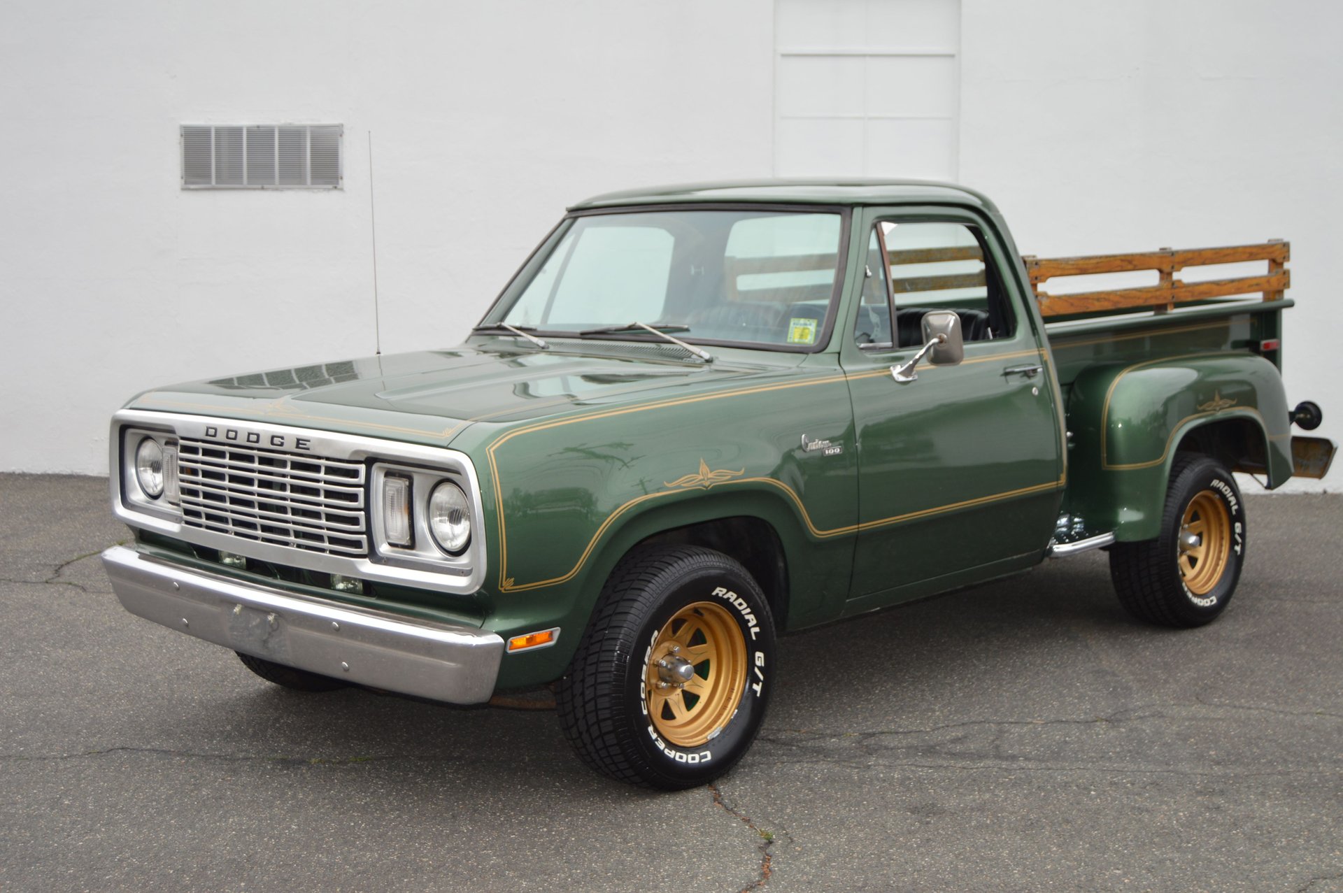 1977-dodge-d100-warlock-for-sale-01