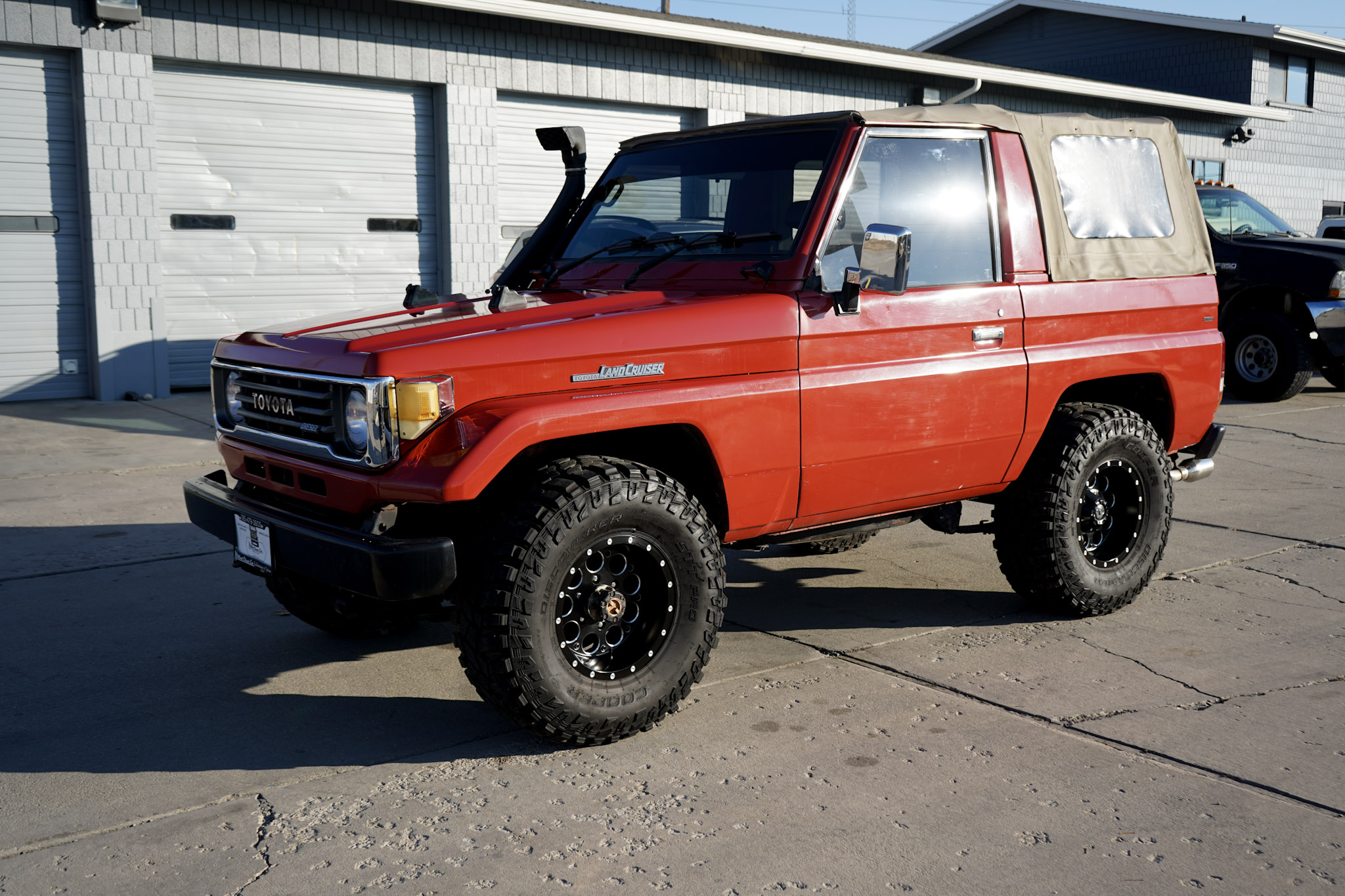 1989-Toyota-Land-Cruiser-BJ70-39