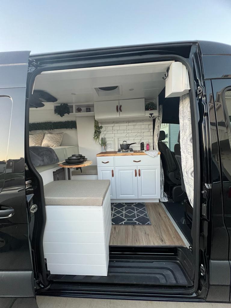 mercedes-benz-sprinter-for-sale-tennessee-01