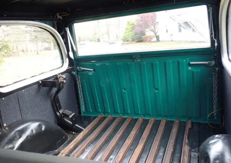 willys-utility-wagon-for-sale-012