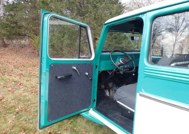 willys-utility-wagon-for-sale-014