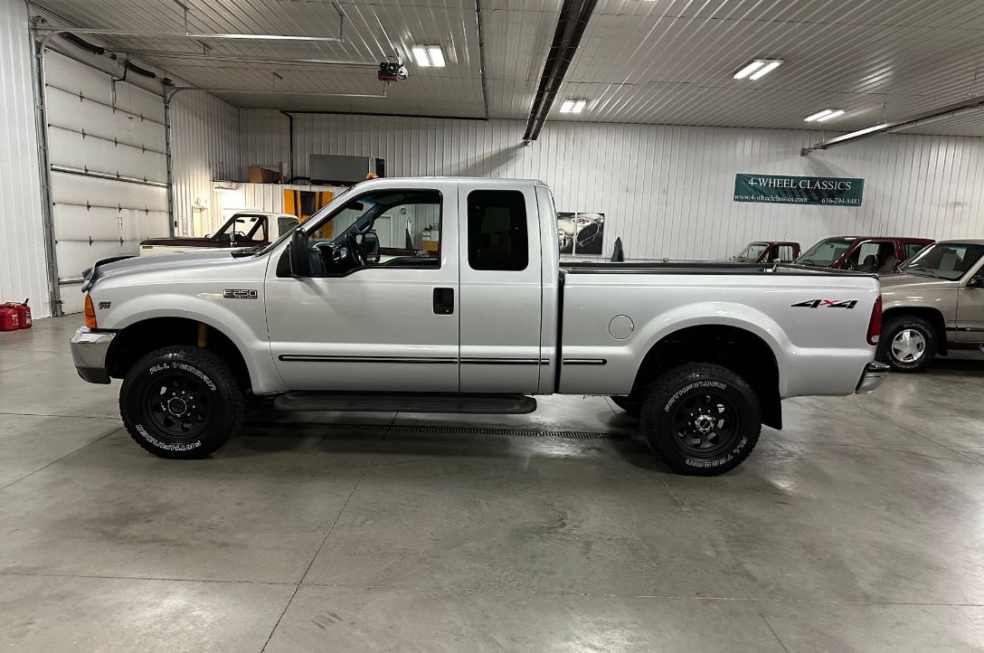 ford-f250-holland-michigan-for-sale-02