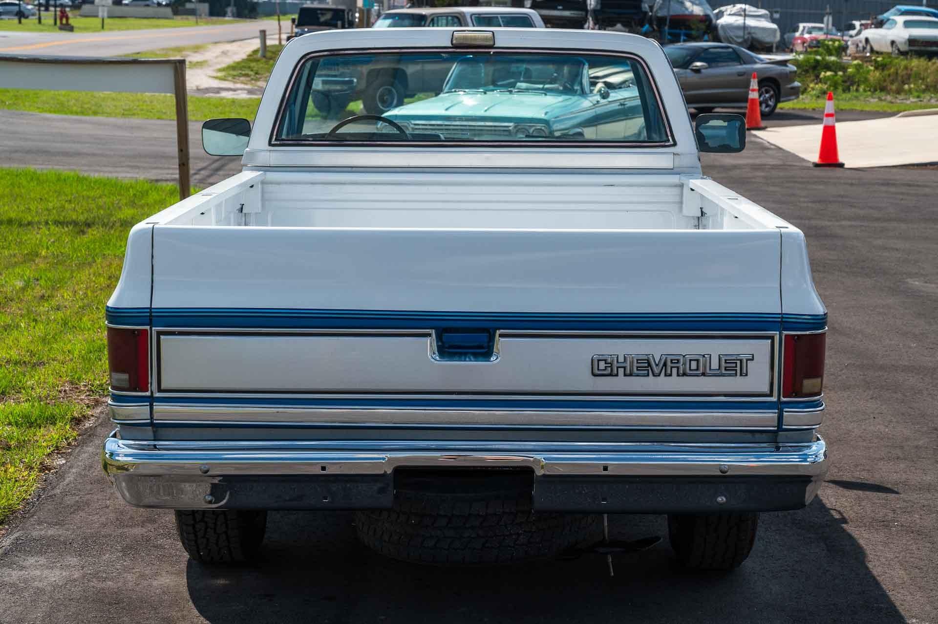 1986-chevrolet-c10-silverado-for-sale-04