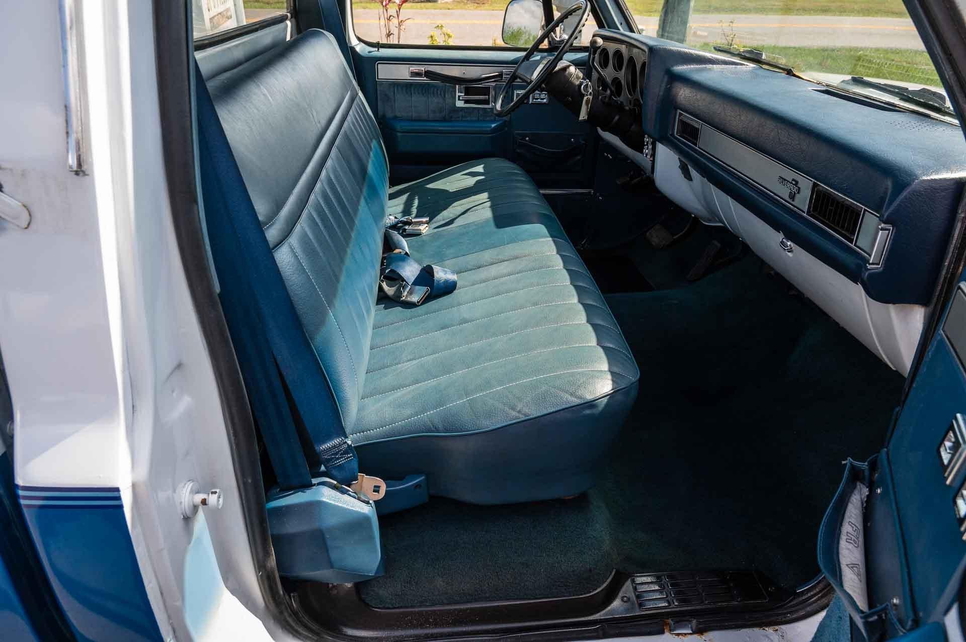 1986-chevrolet-c10-silverado-for-sale-11