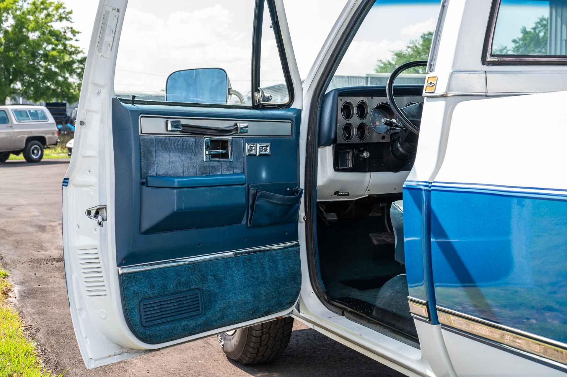 1986-chevrolet-c10-silverado-for-sale-17