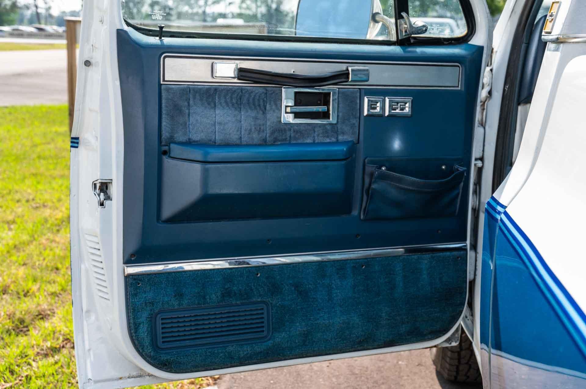 1986-chevrolet-c10-silverado-for-sale-18