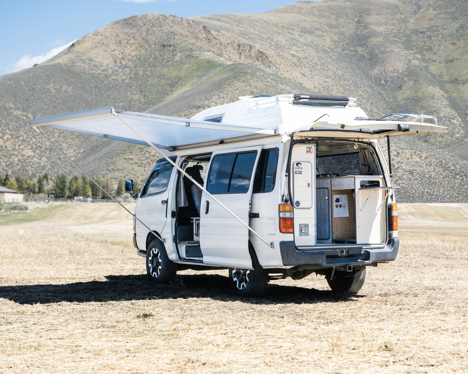 1996-toyota-hiace-camper-for-sale-02