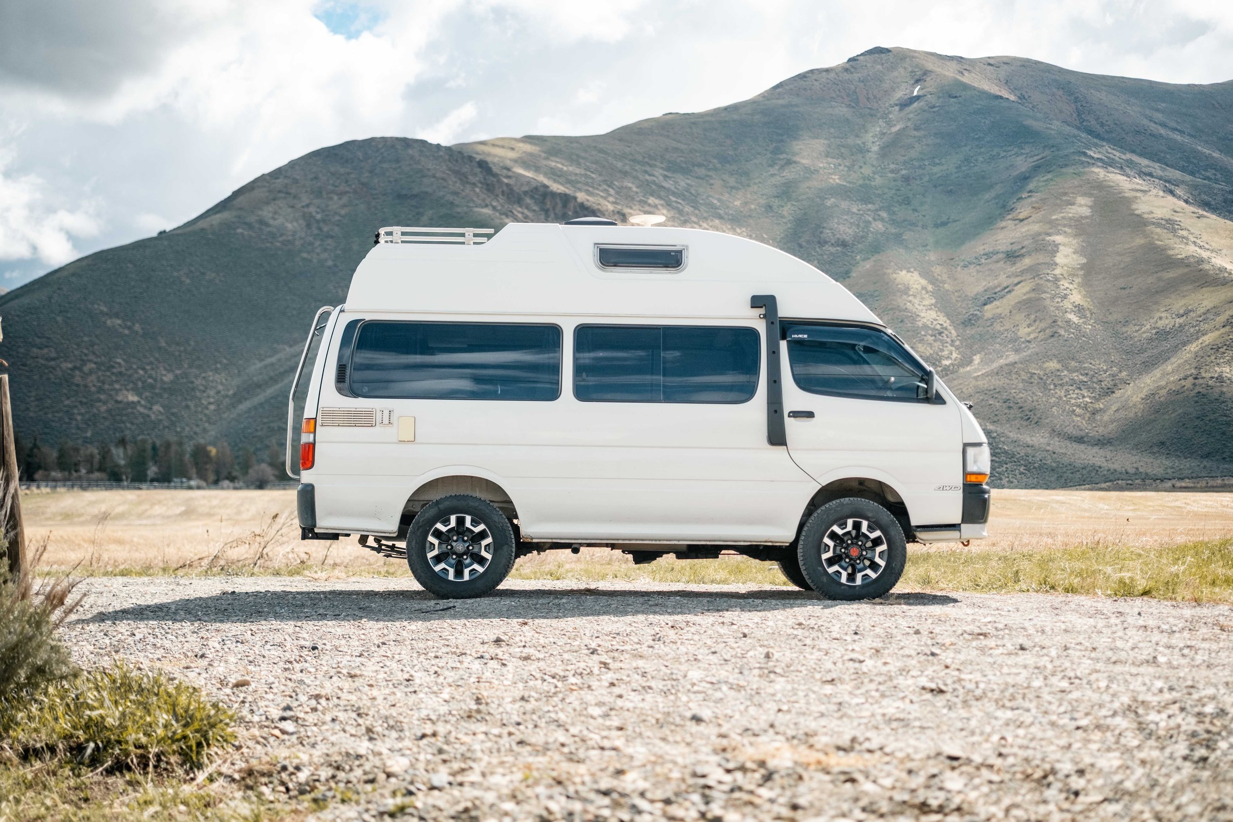 1996-toyota-hiace-camper-for-sale-06