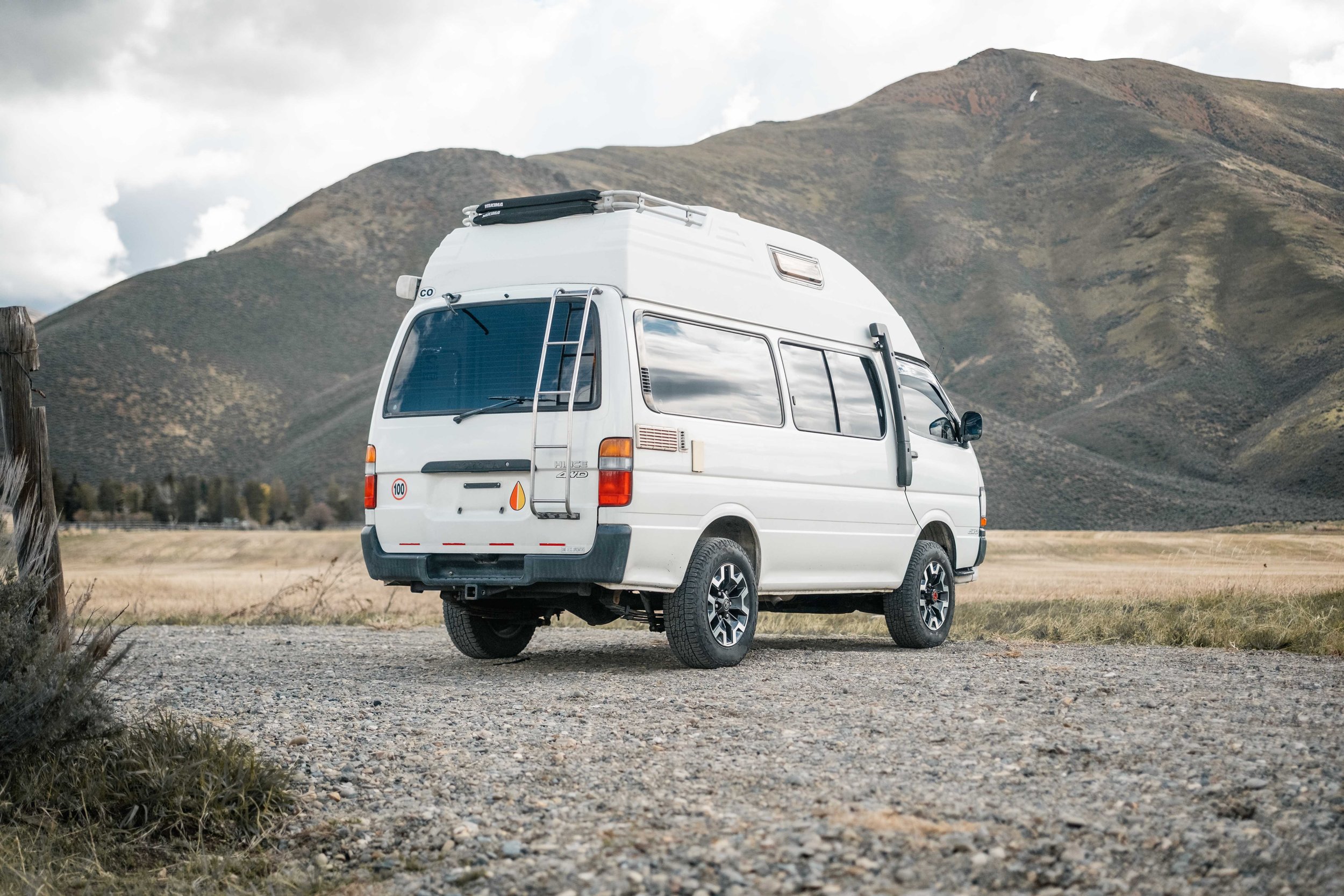 1996-toyota-hiace-camper-for-sale-07