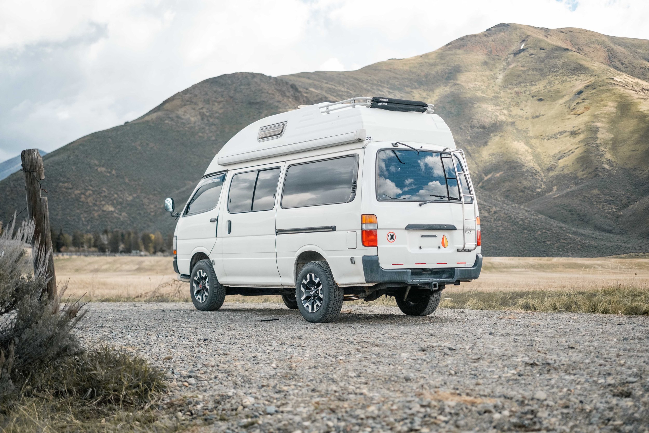 1996-toyota-hiace-camper-for-sale-09