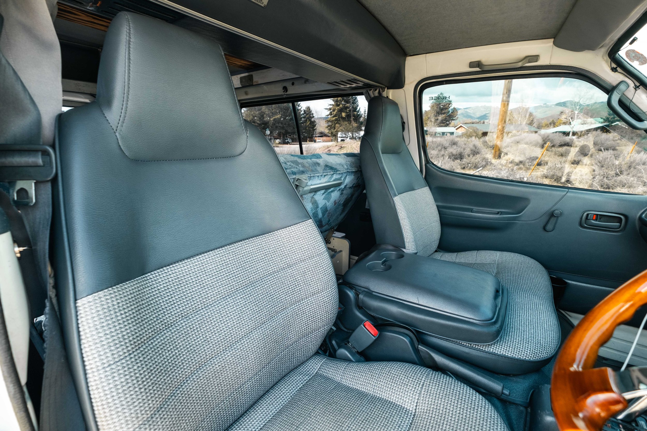 1996-toyota-hiace-camper-for-sale-13