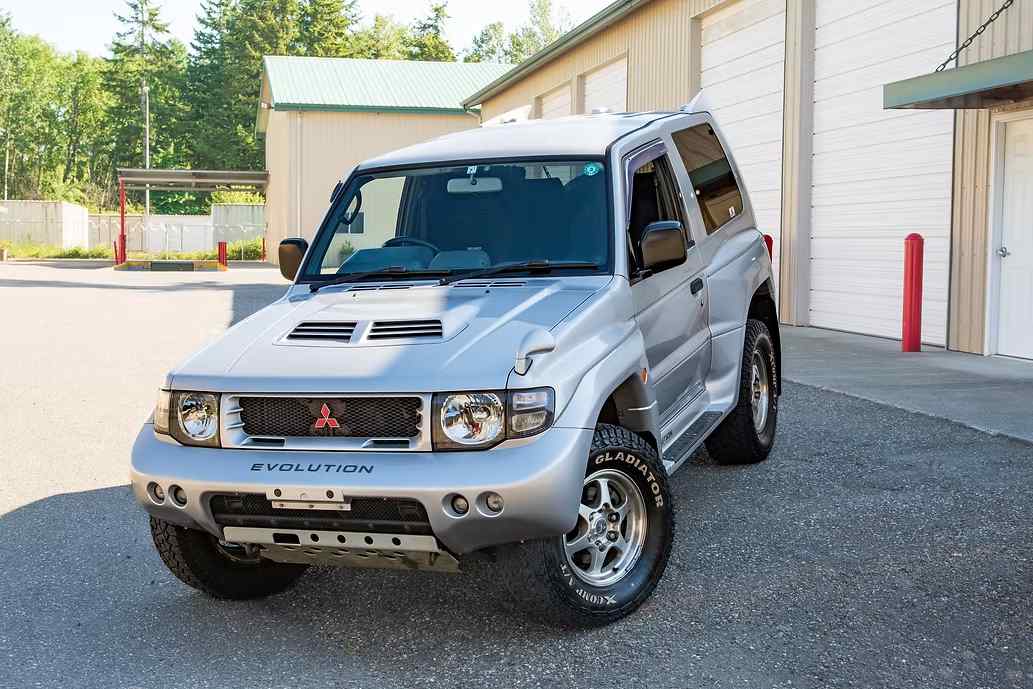 1997-mitsubishi-pajero-evo-for-sale-01