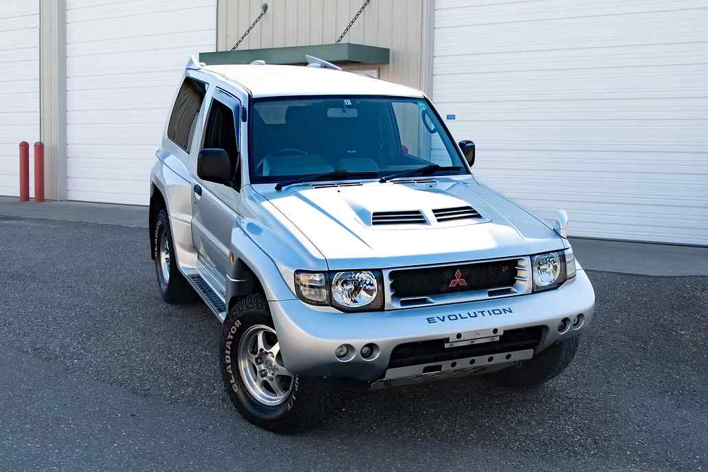 1997-mitsubishi-pajero-evo-for-sale-03