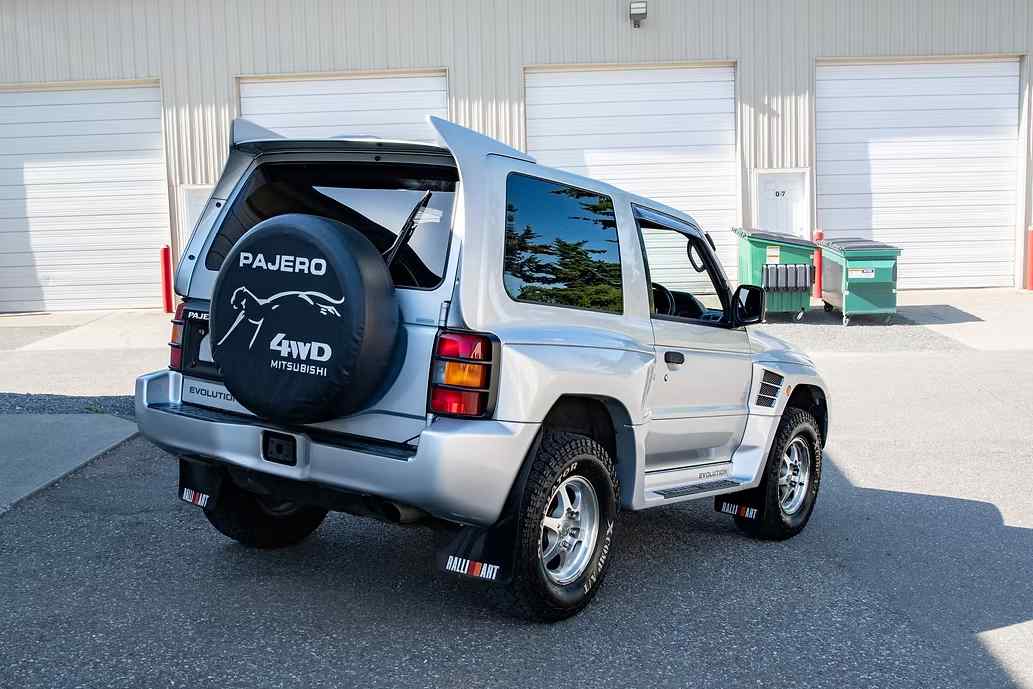 1997-mitsubishi-pajero-evo-for-sale-06