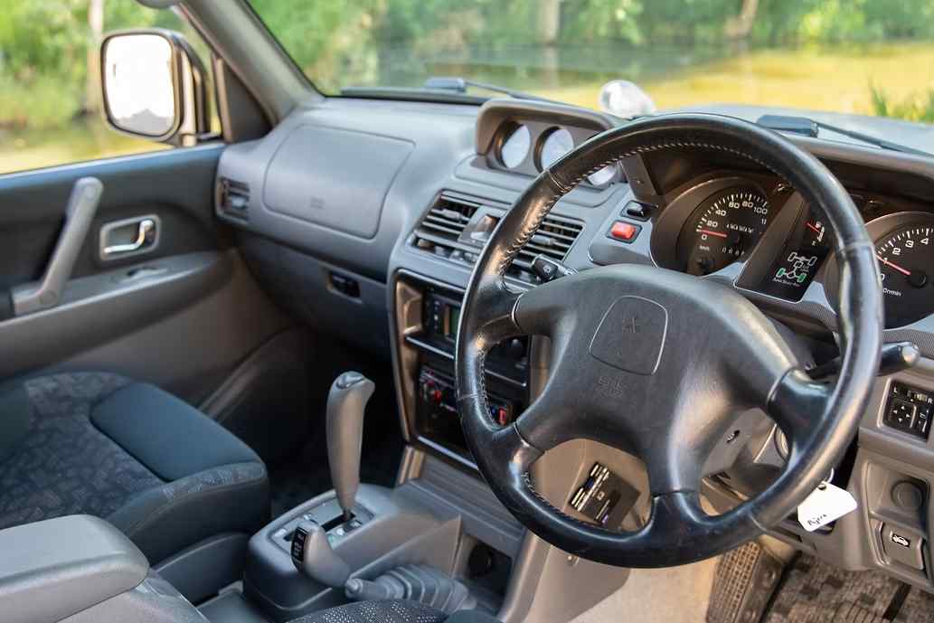 1997-mitsubishi-pajero-evo-for-sale-09