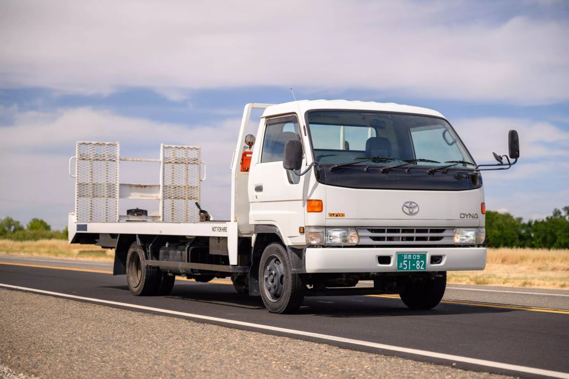 1997-toyota-dyna-car-hauler-for-sale-01