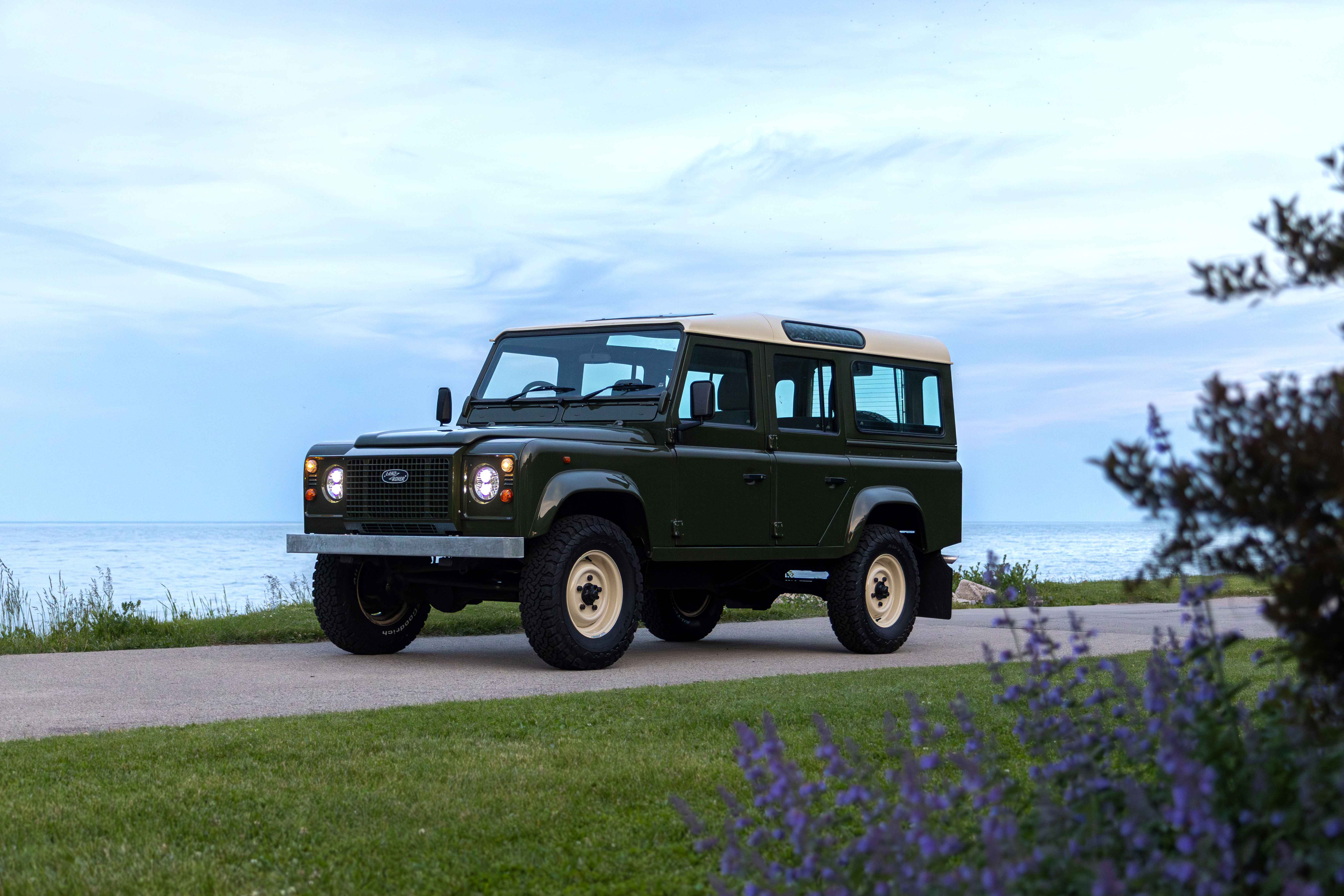 1998-Land-Rover-Defender-RHD-110-300TDI-for-sale-03