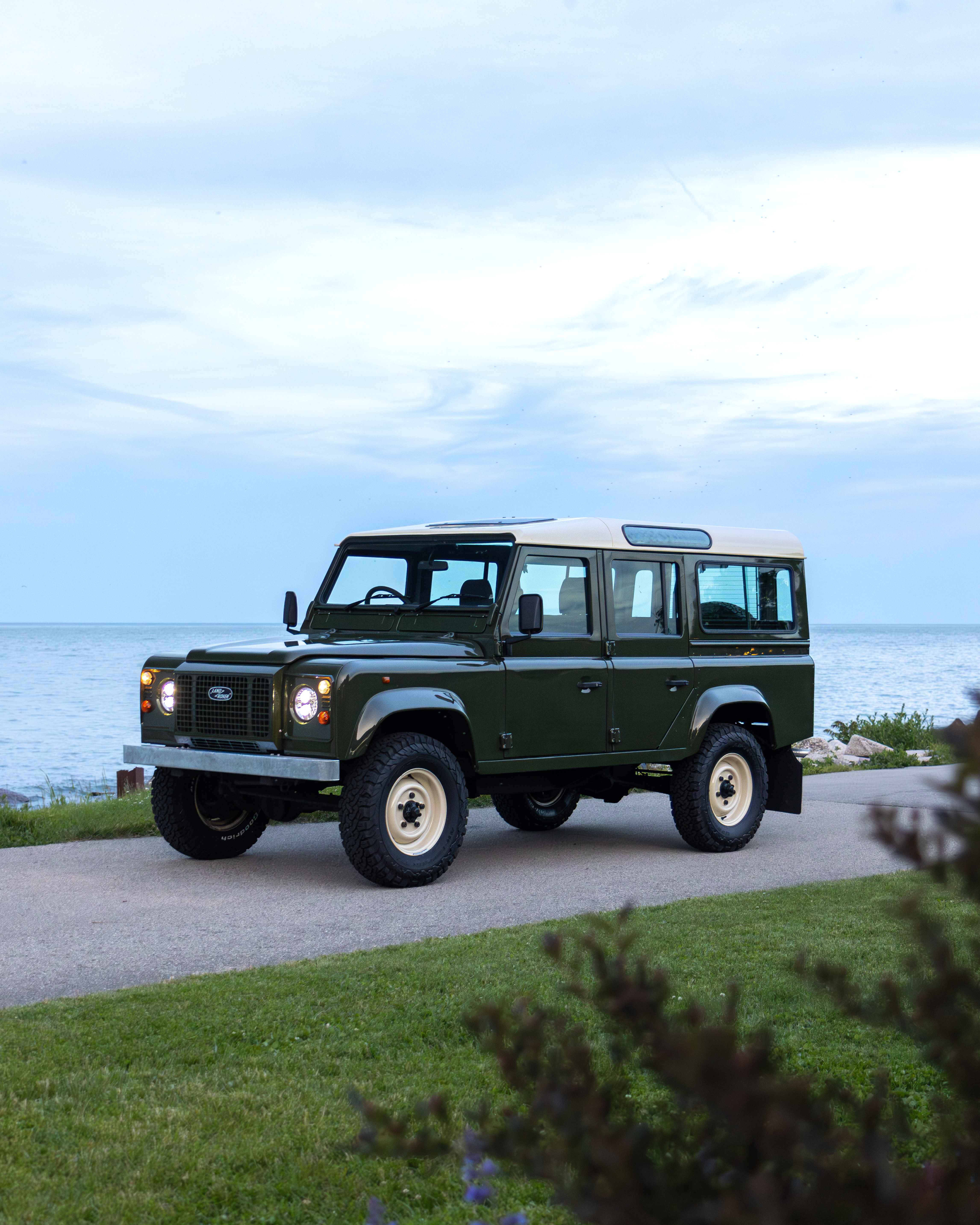 1998-Land-Rover-Defender-RHD-110-300TDI-for-sale-13