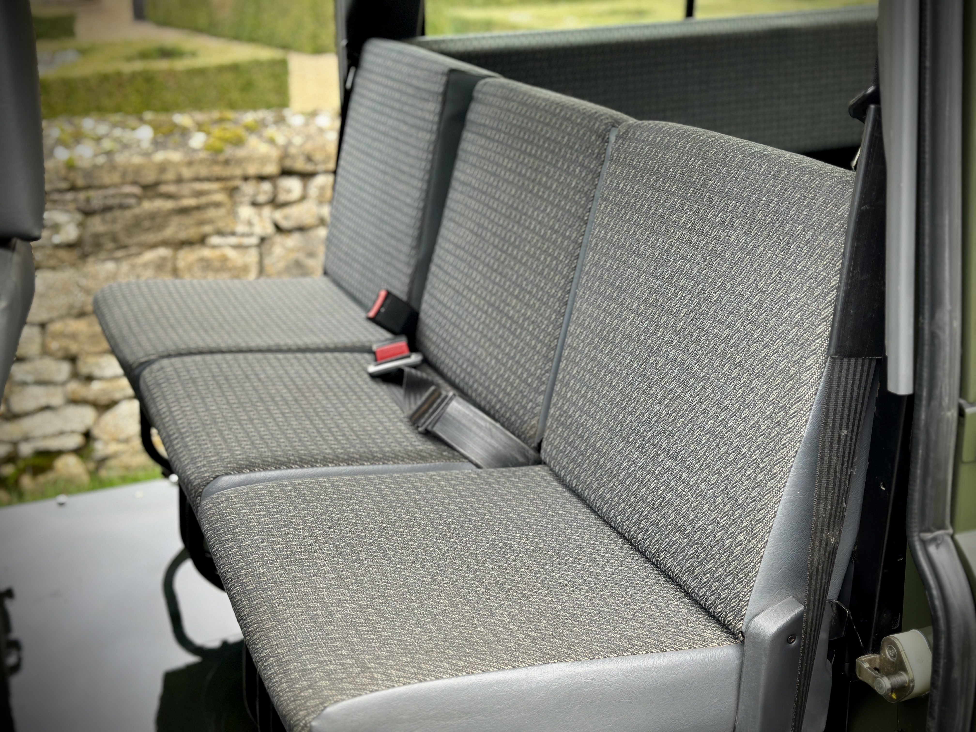 1998-Land-Rover-Defender-RHD-110-300TDI-for-sale-33