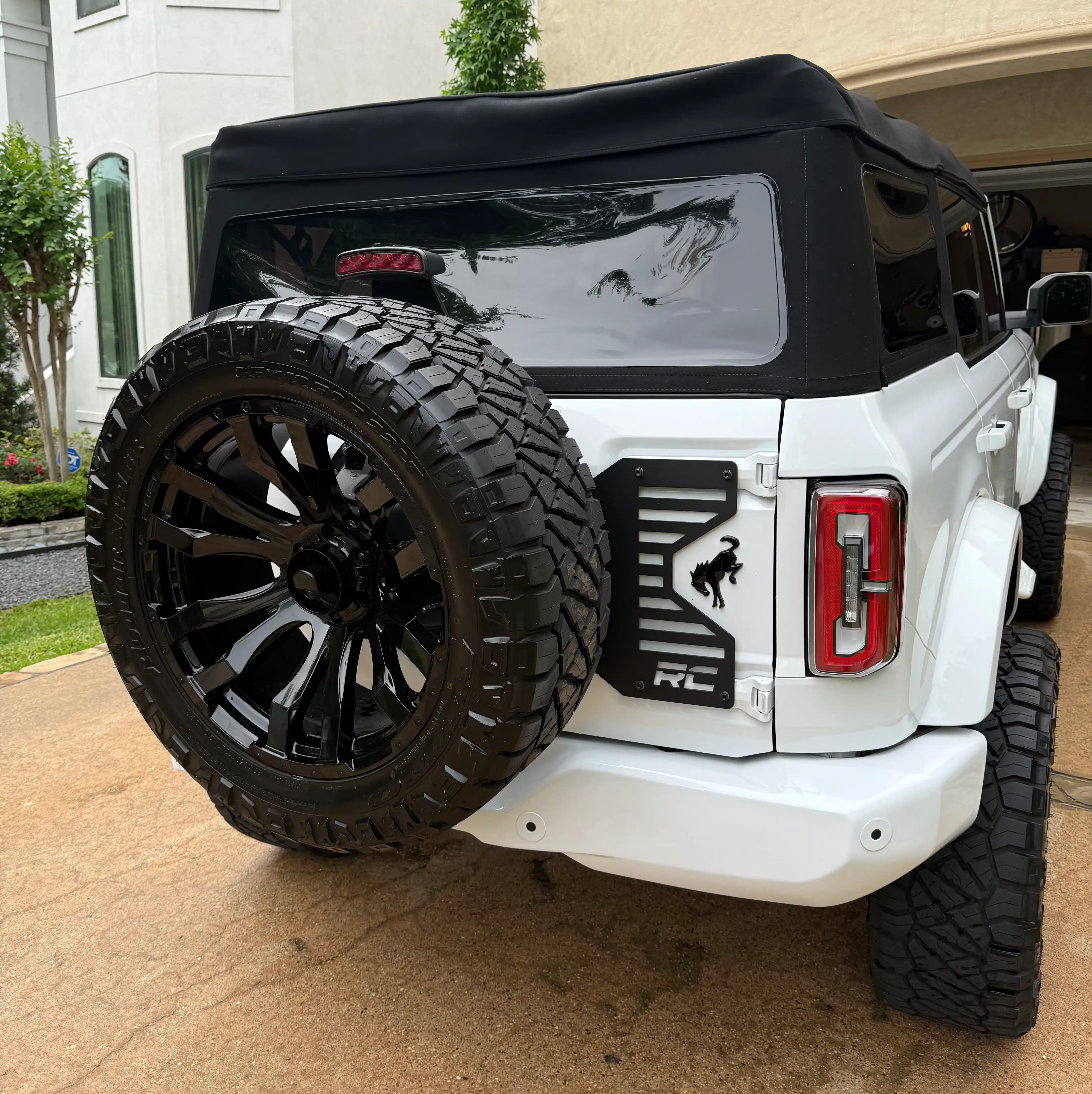 2023-ford-bronco-outer-banks-for-sale-02