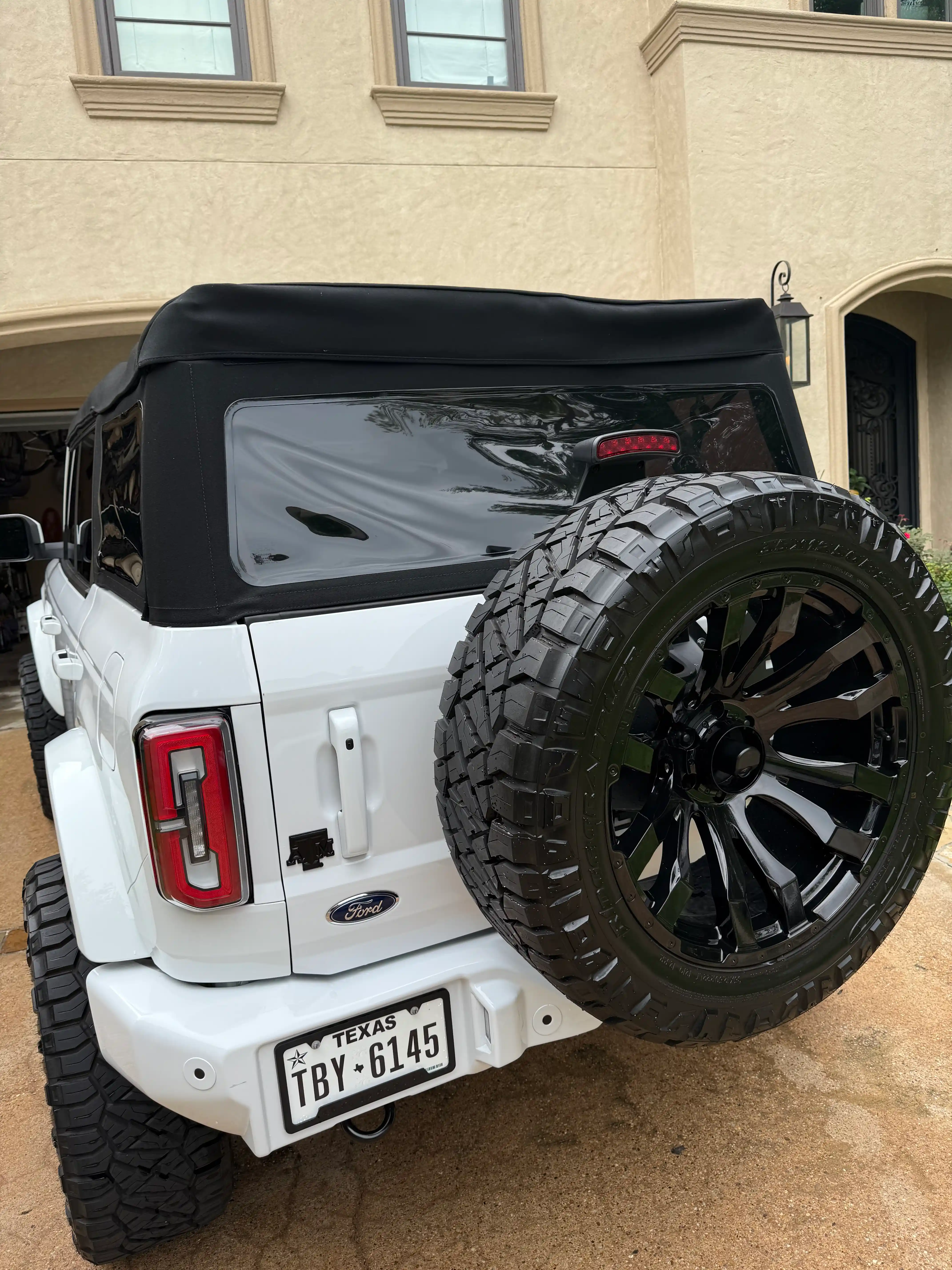 2023-ford-bronco-outer-banks-for-sale-03