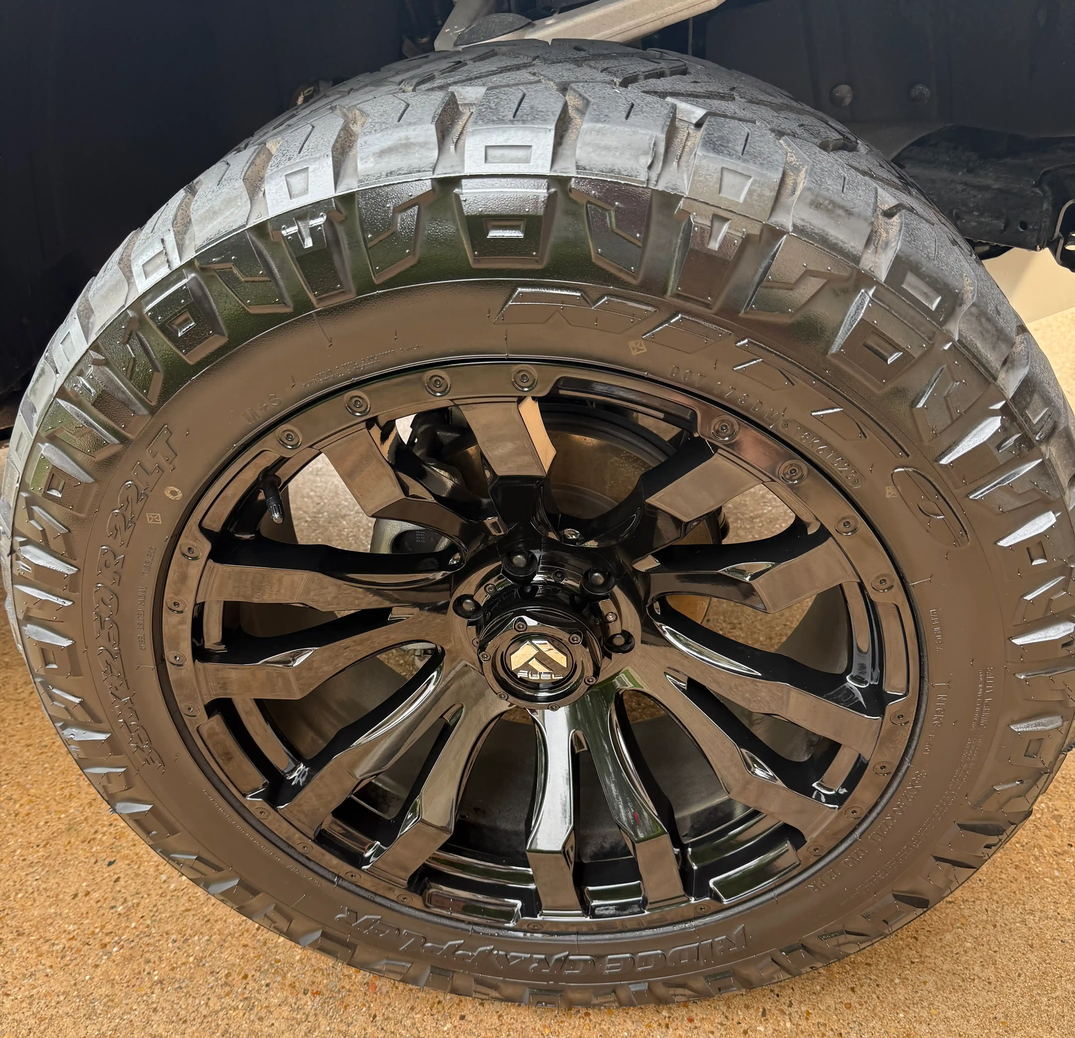 2023-ford-bronco-outer-banks-for-sale-04