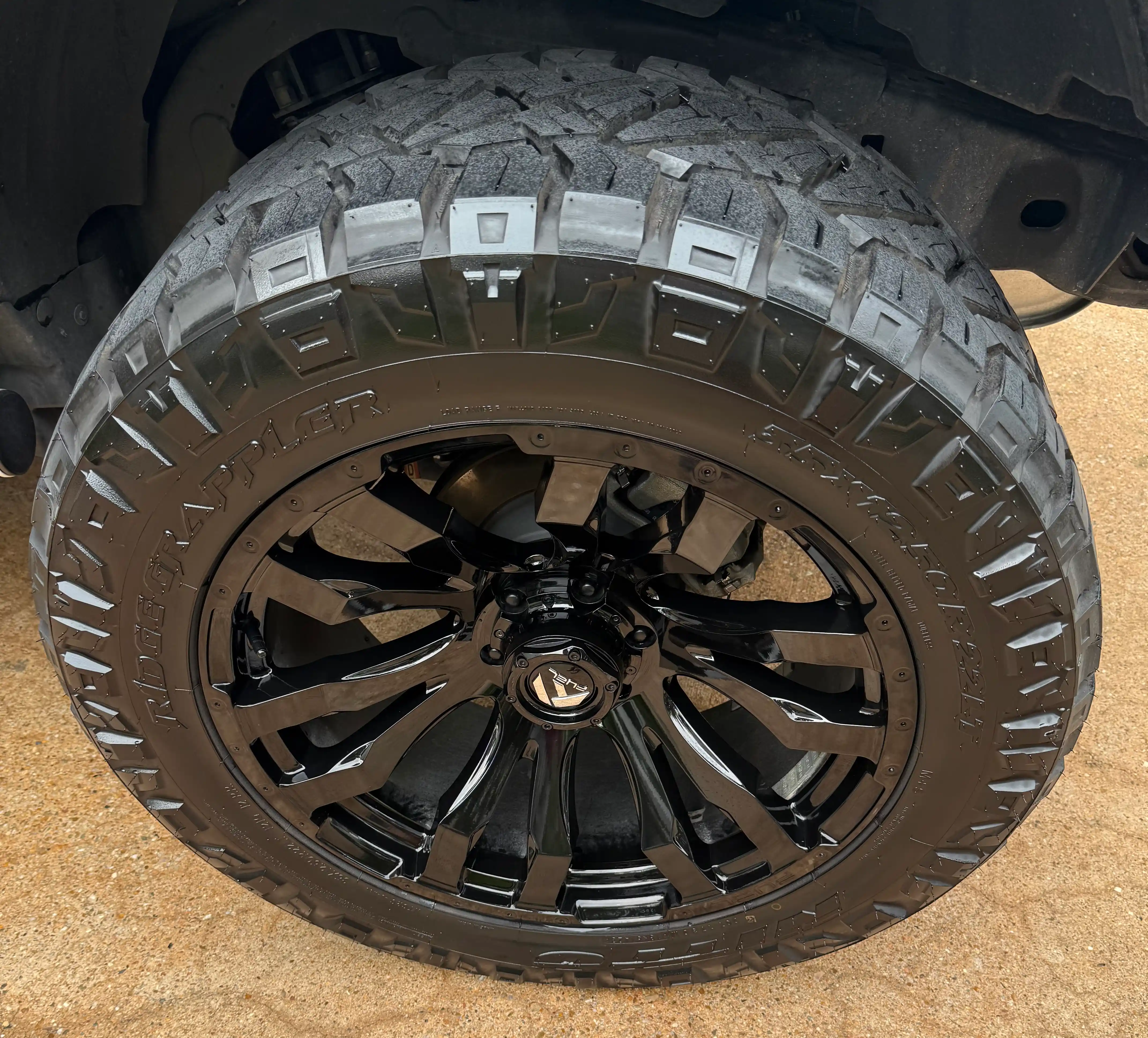 2023-ford-bronco-outer-banks-for-sale-07