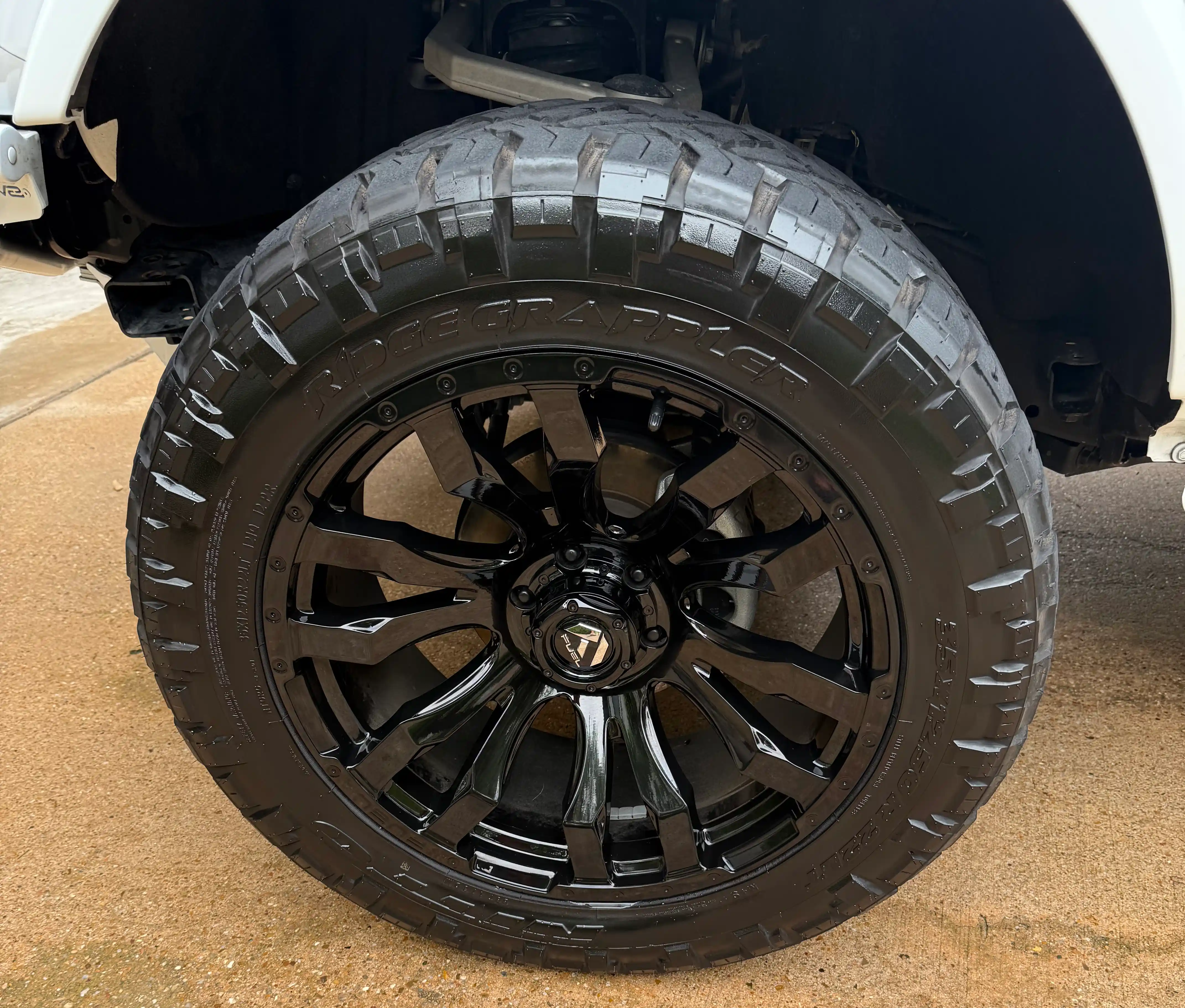 2023-ford-bronco-outer-banks-for-sale-08
