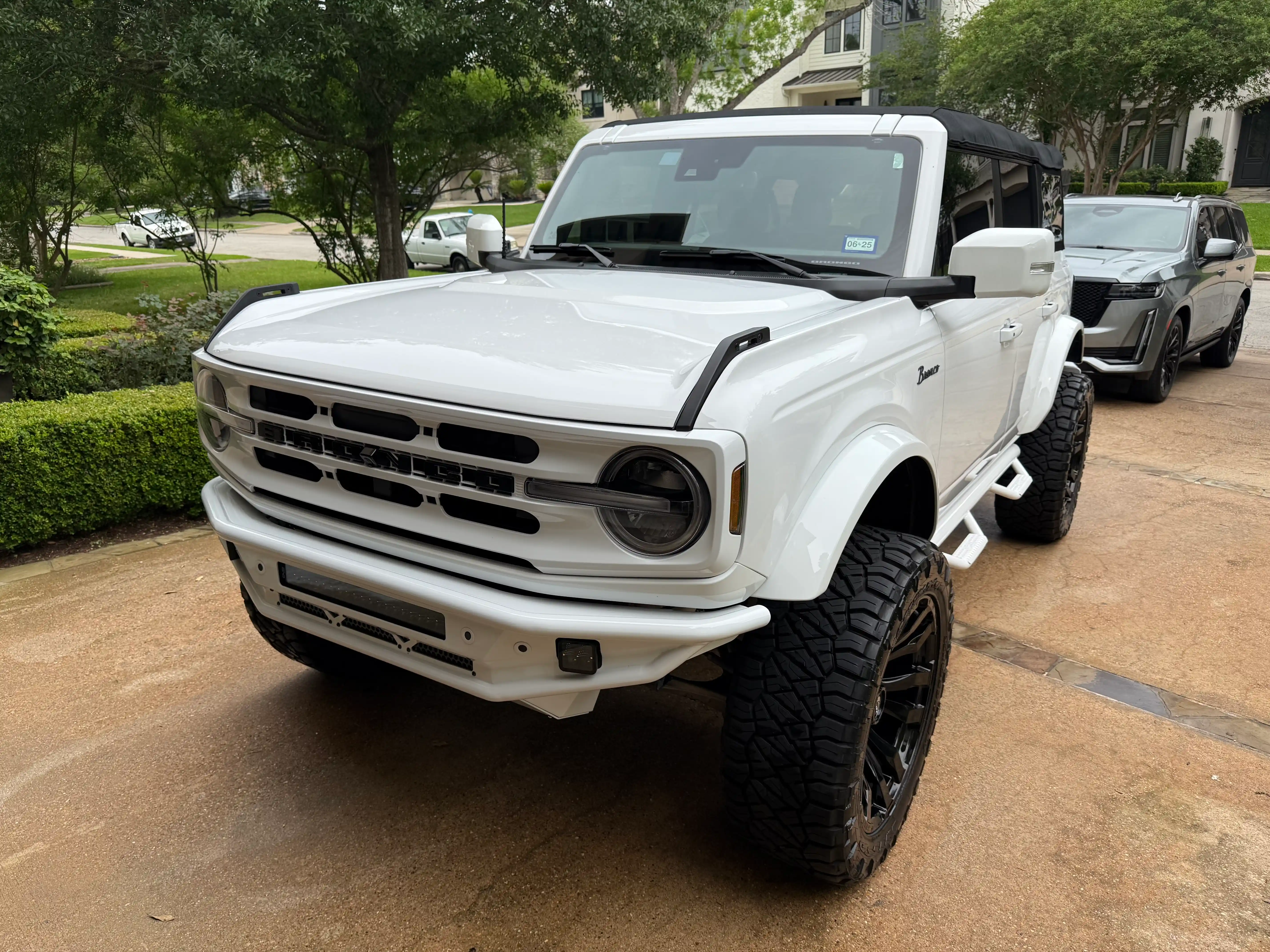 2023-ford-bronco-outer-banks-for-sale-09