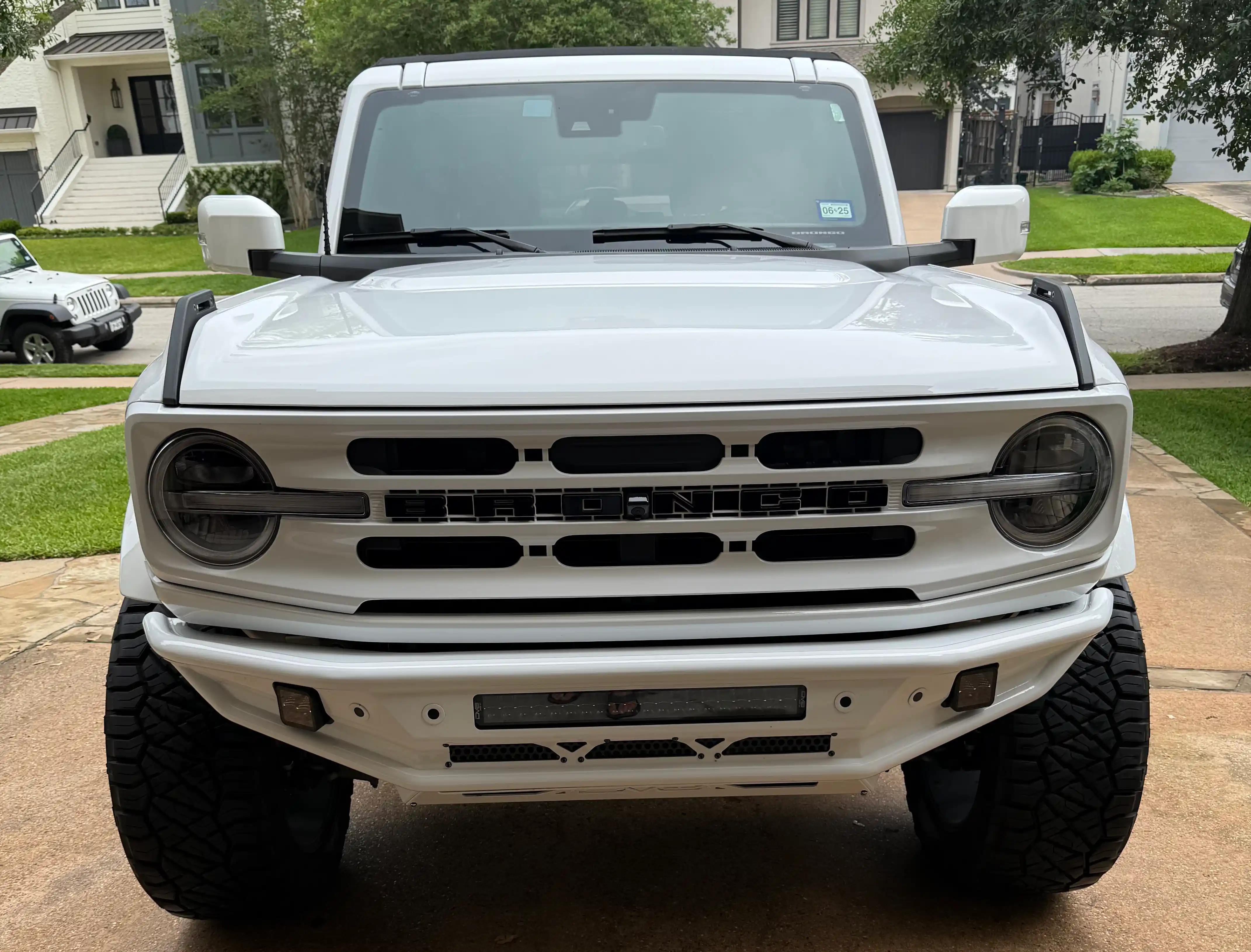2023-ford-bronco-outer-banks-for-sale-10