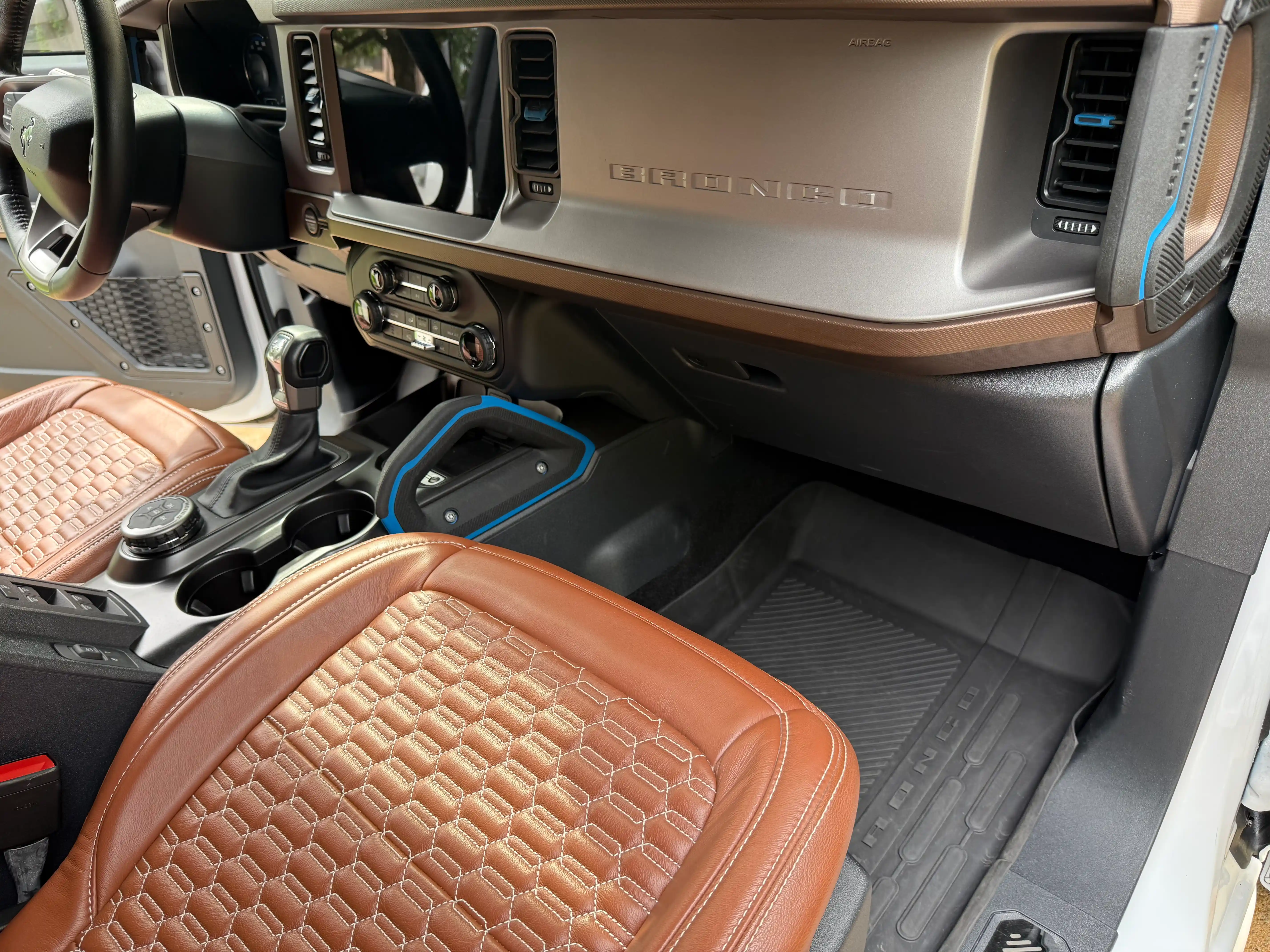 2023-ford-bronco-outer-banks-for-sale-19