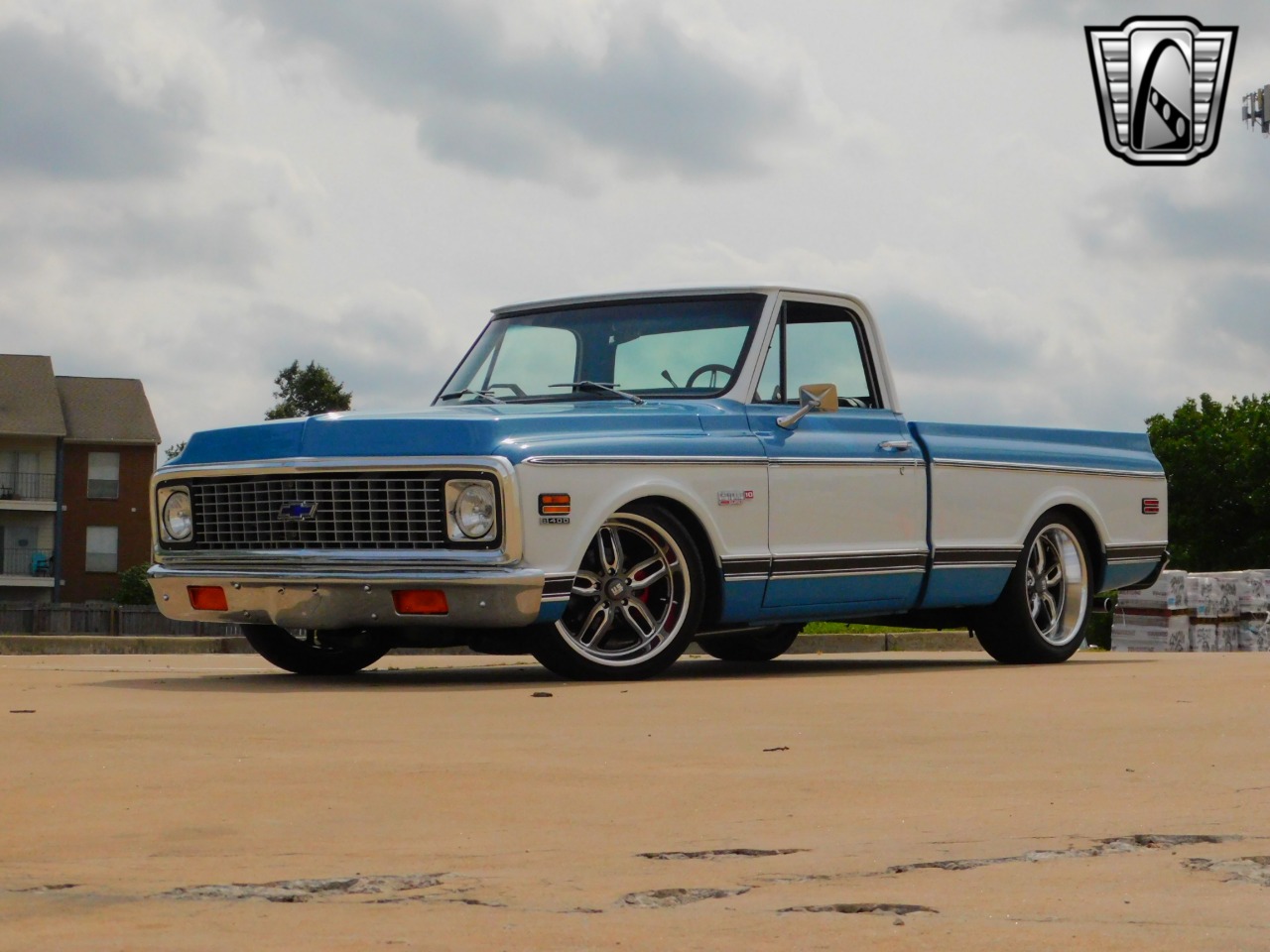 1971-chevrolet-ck-custom-lowered-for-sale-02