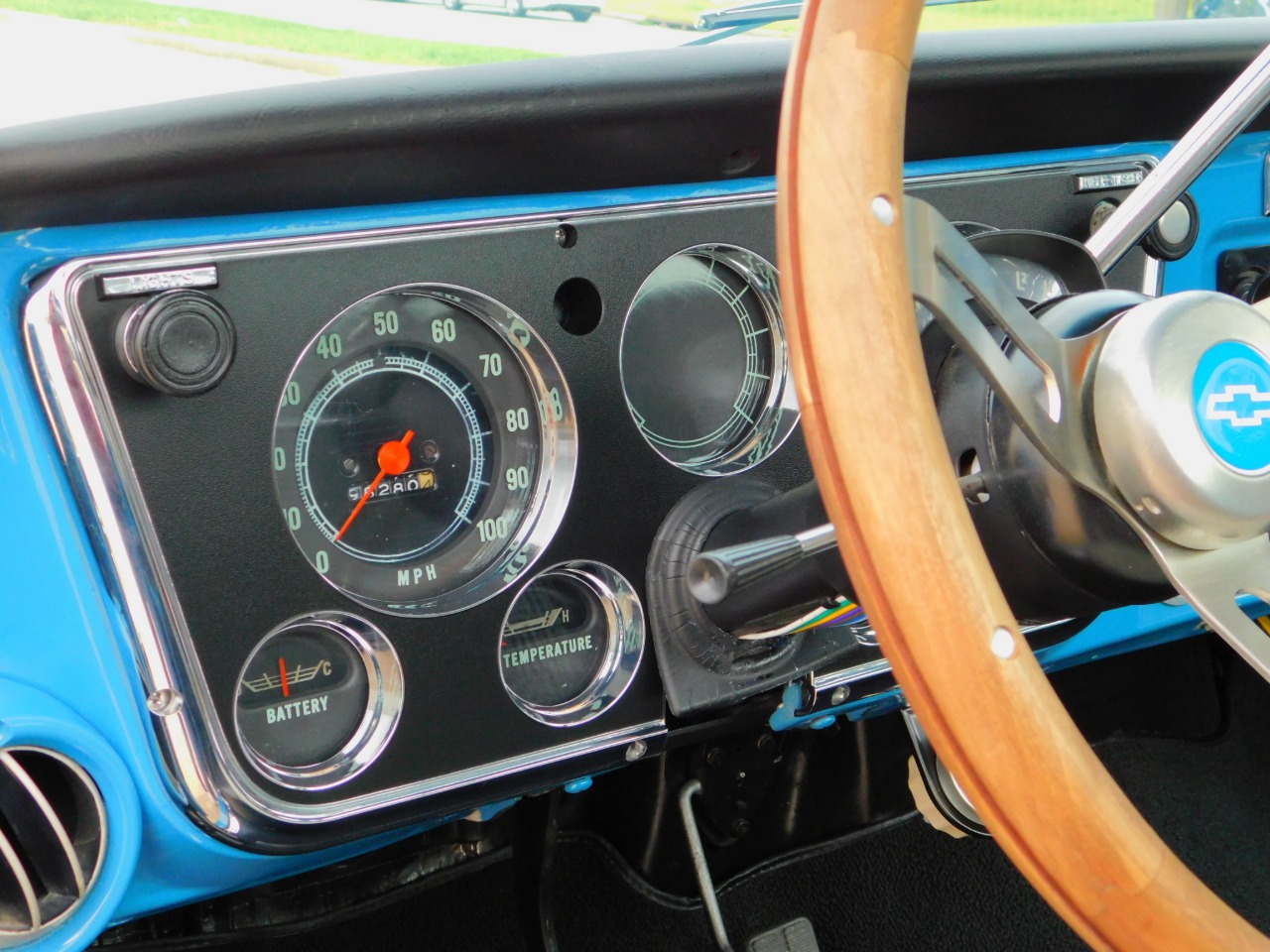1971-chevrolet-ck-custom-lowered-for-sale-35